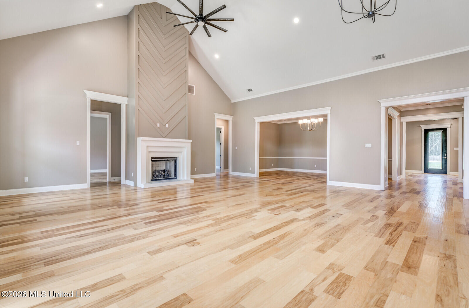 9 Davis Road Property Photo 4