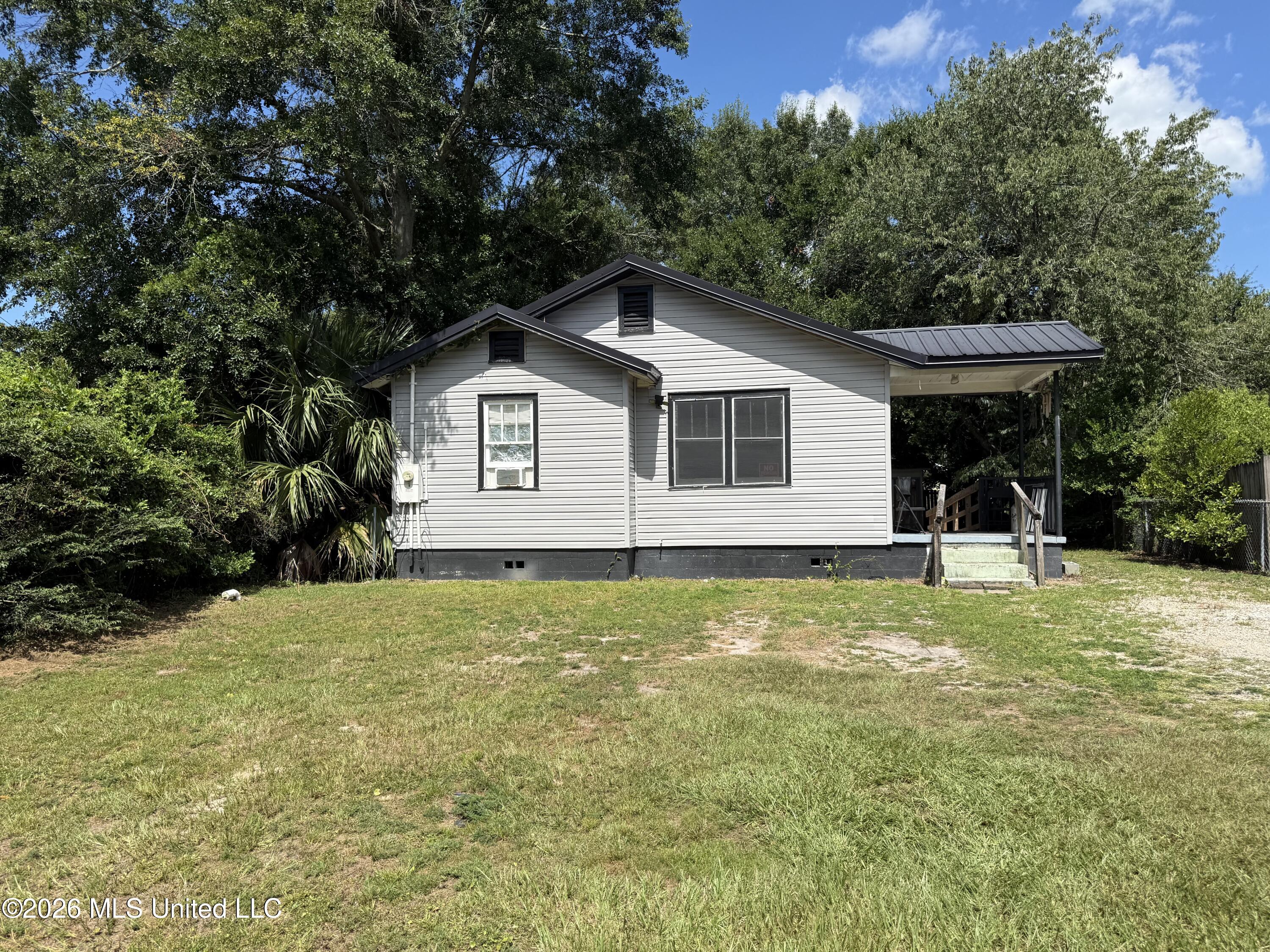178 Violet Street Property Photo 1
