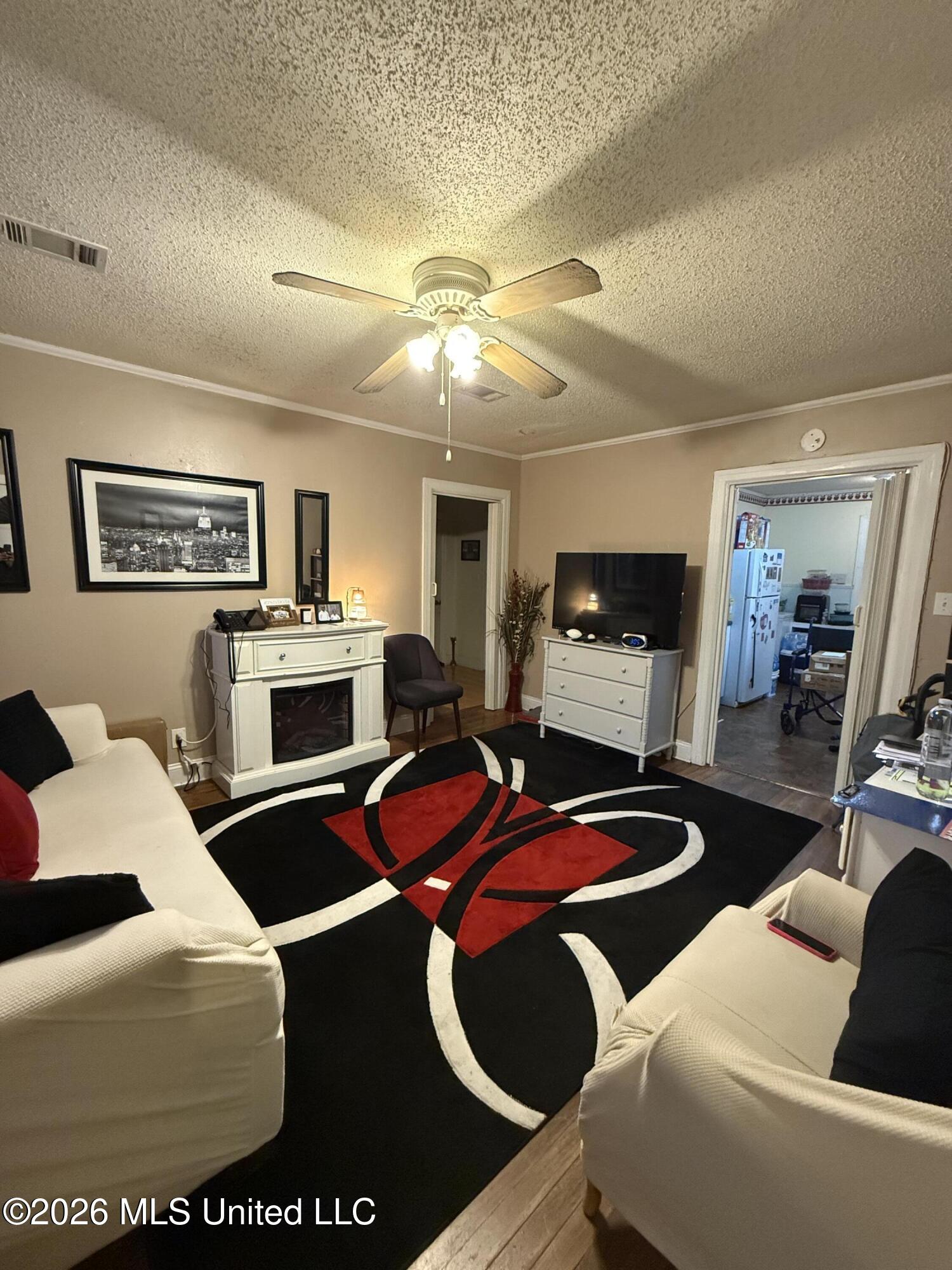 178 Violet Street Property Photo 6