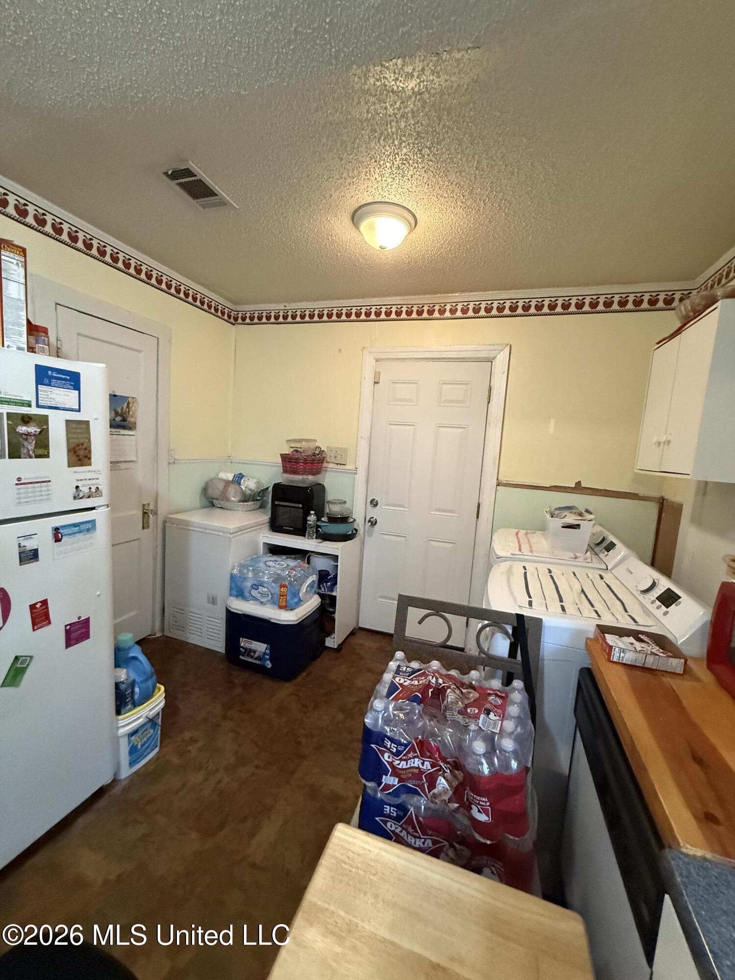178 Violet Street Property Photo 9