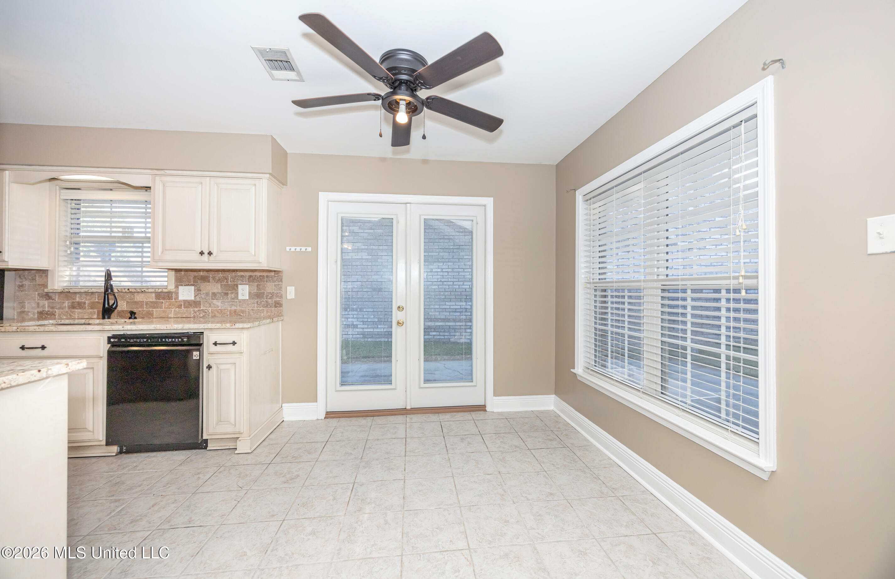 760 S Whitney Drive Property Photo 11