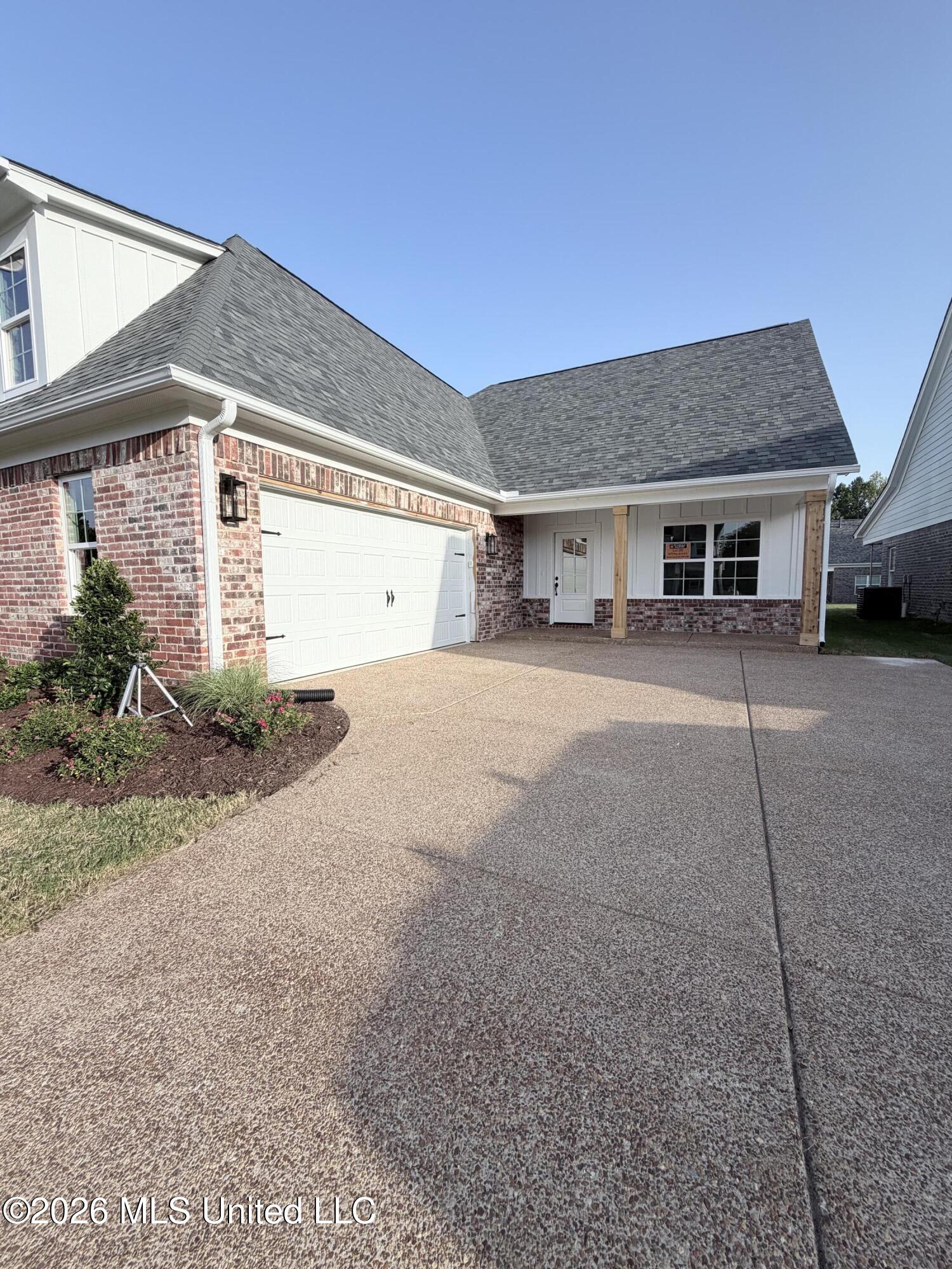 6079 River Birch Road Property Photo 2