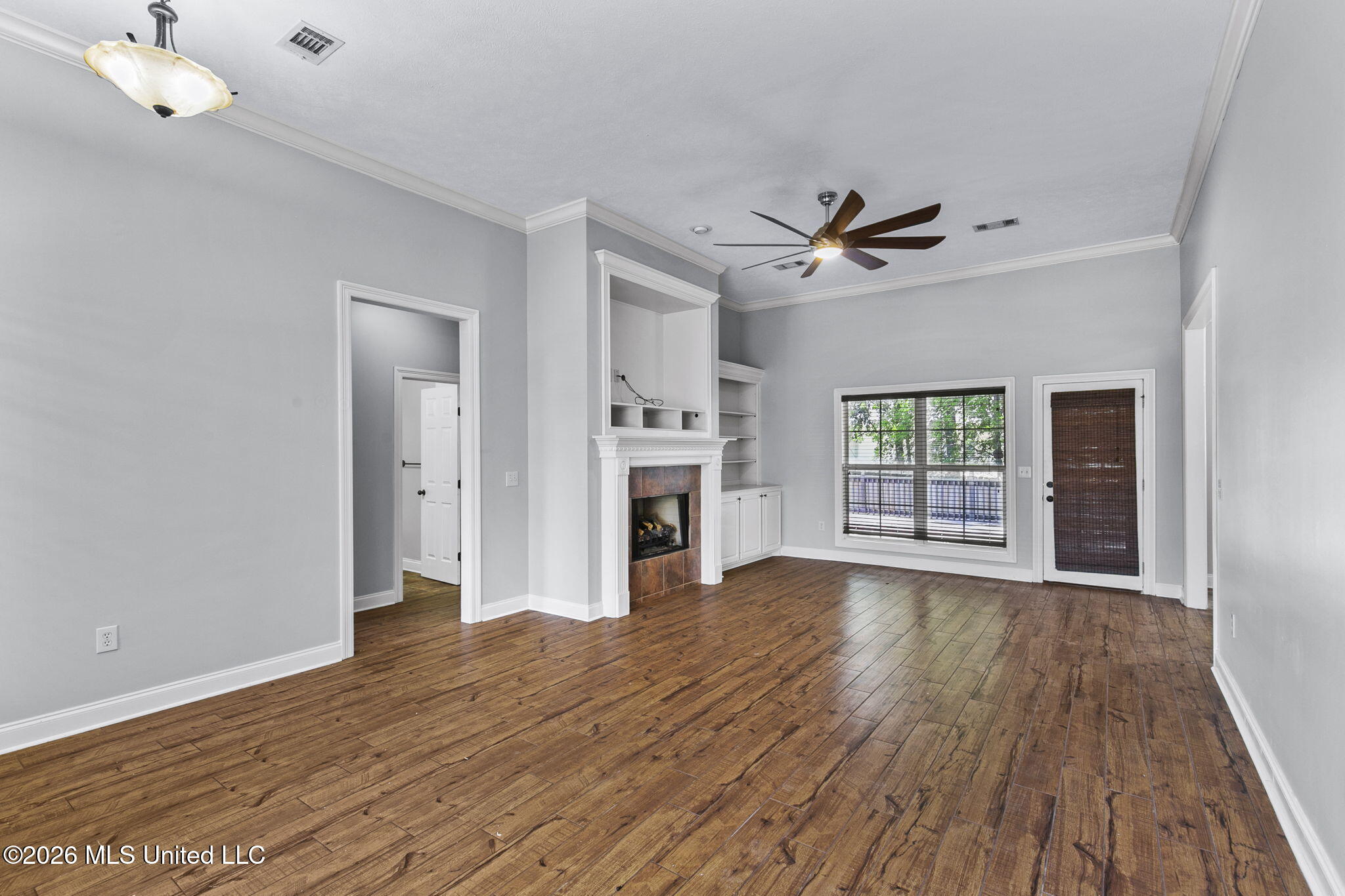 814 Windlass Cove Property Photo 8