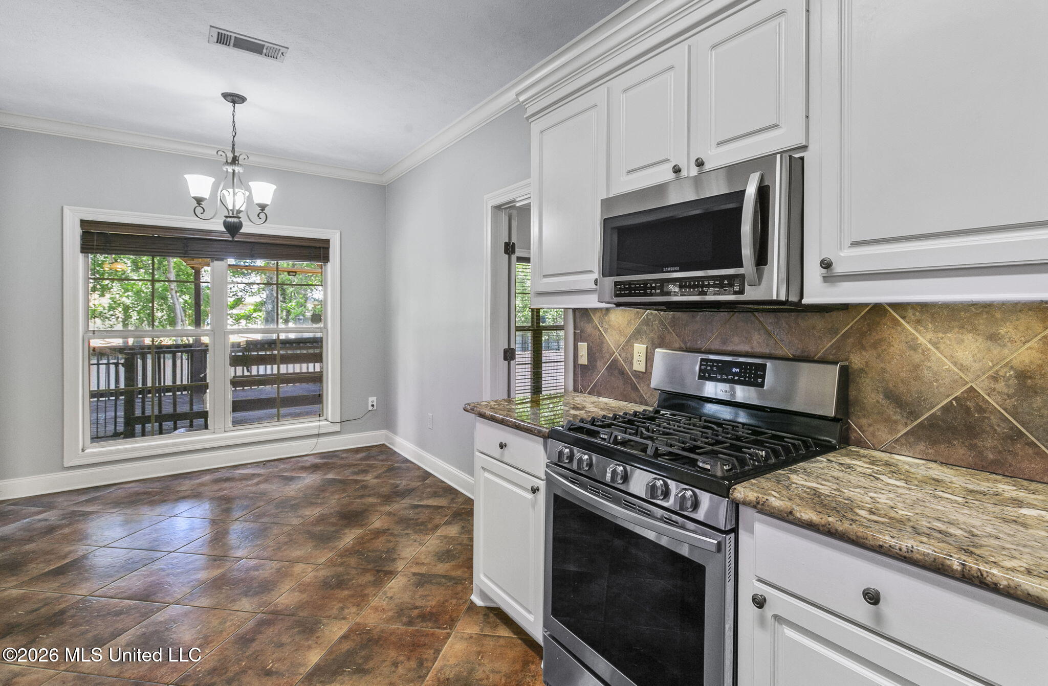 814 Windlass Cove Property Photo 16