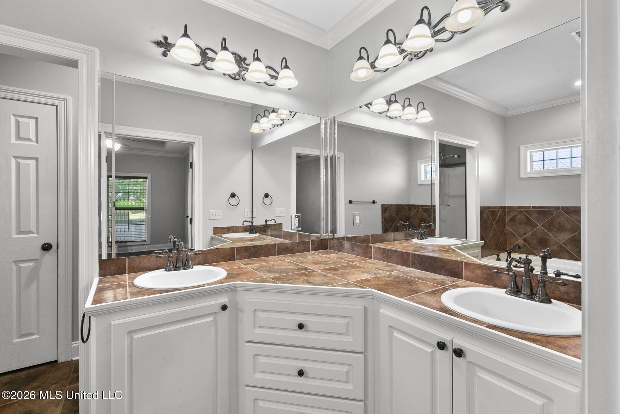 814 Windlass Cove Property Photo 23
