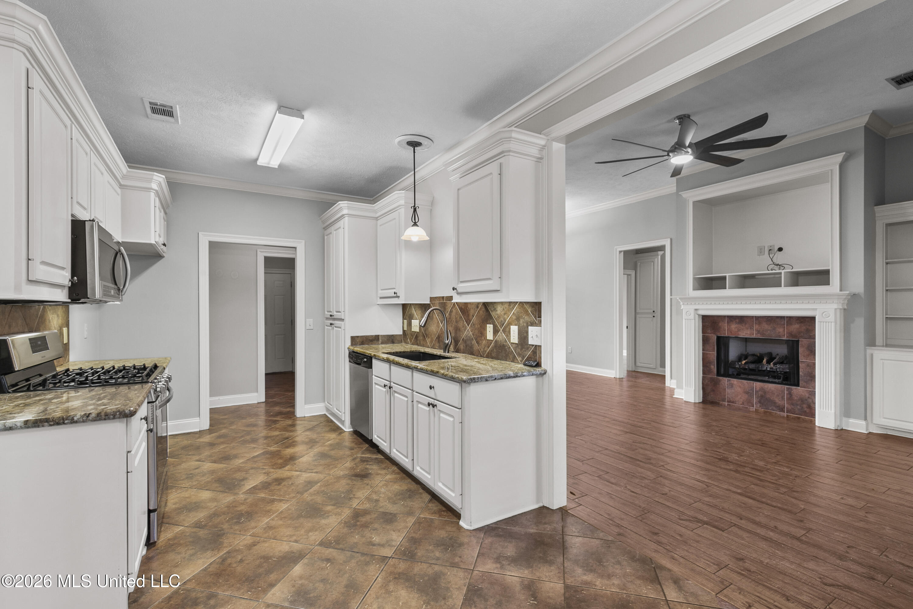 814 Windlass Cove Property Photo 82