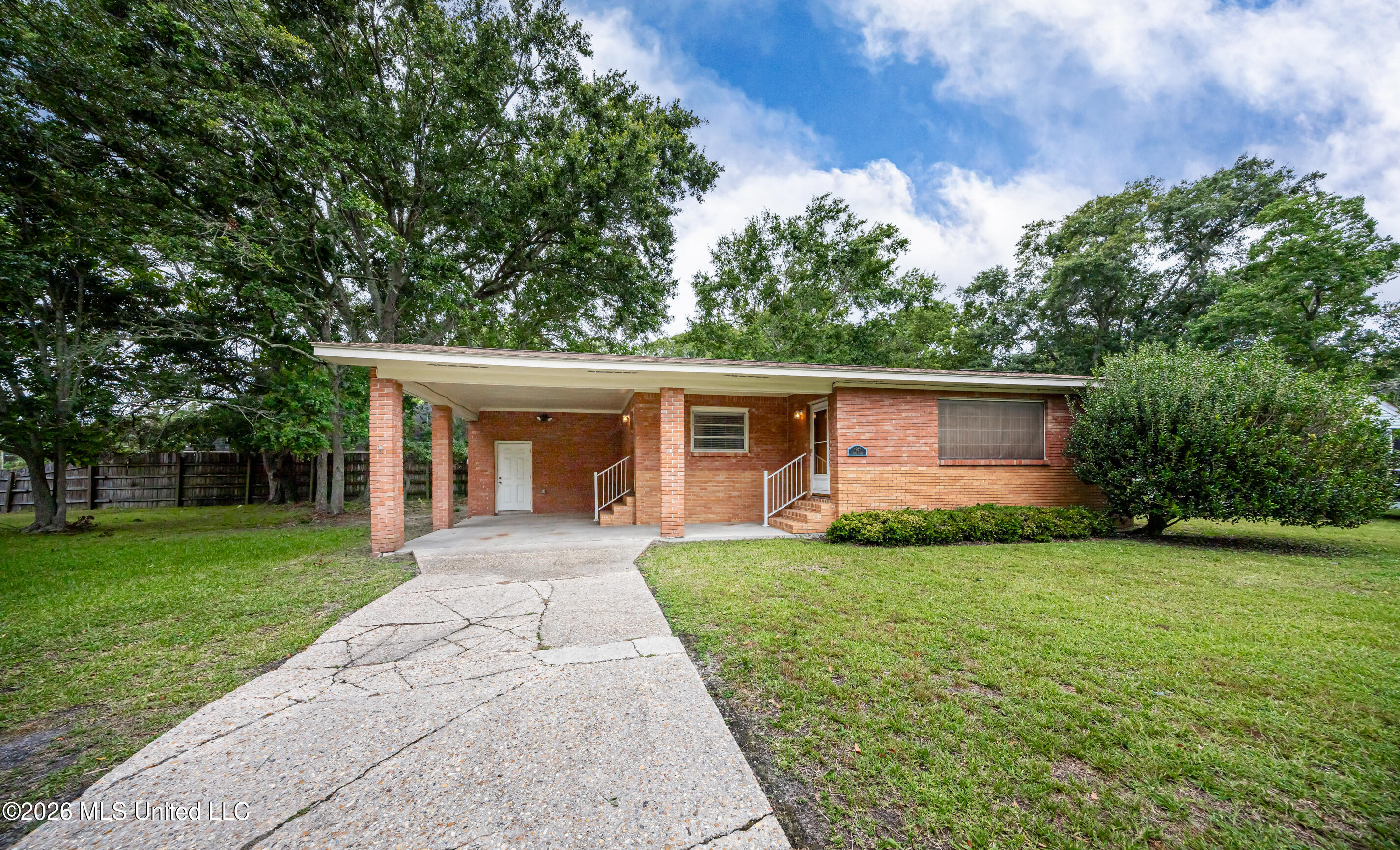 1907 9th Street Property Photo 1