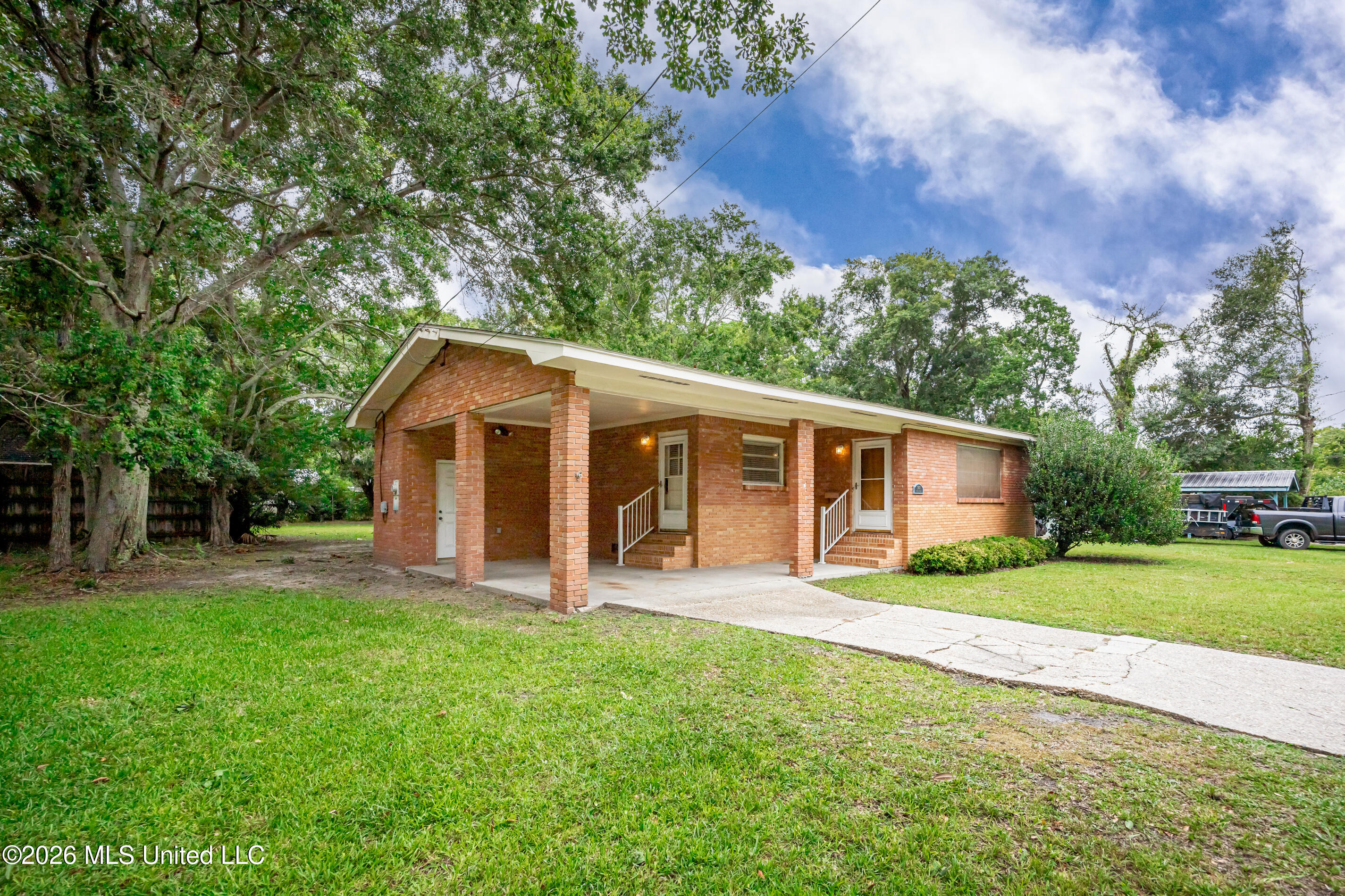 1907 9th Street Property Photo 2