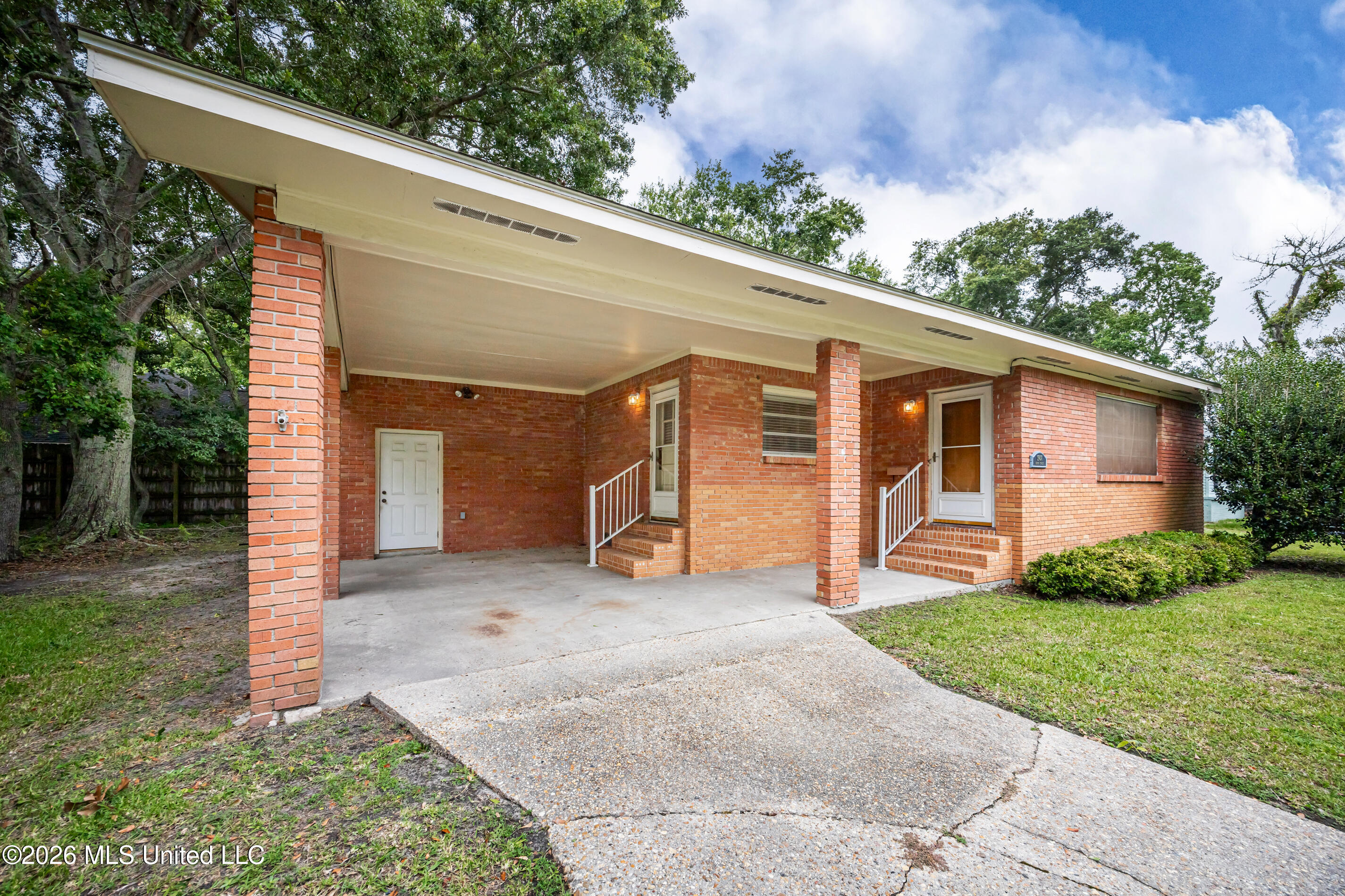 1907 9th Street Property Photo 3
