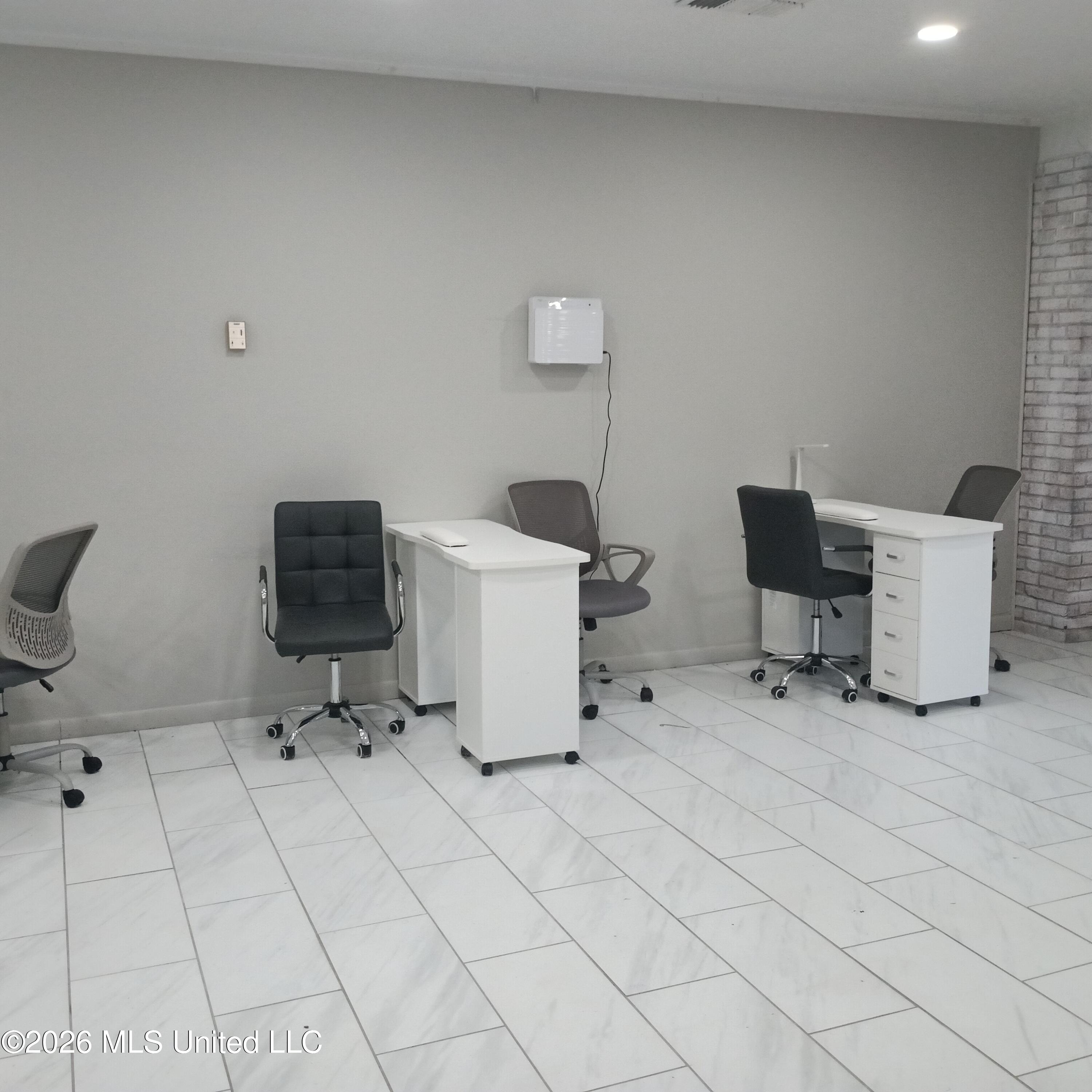 1596 W Capitol Street Property Photo 6