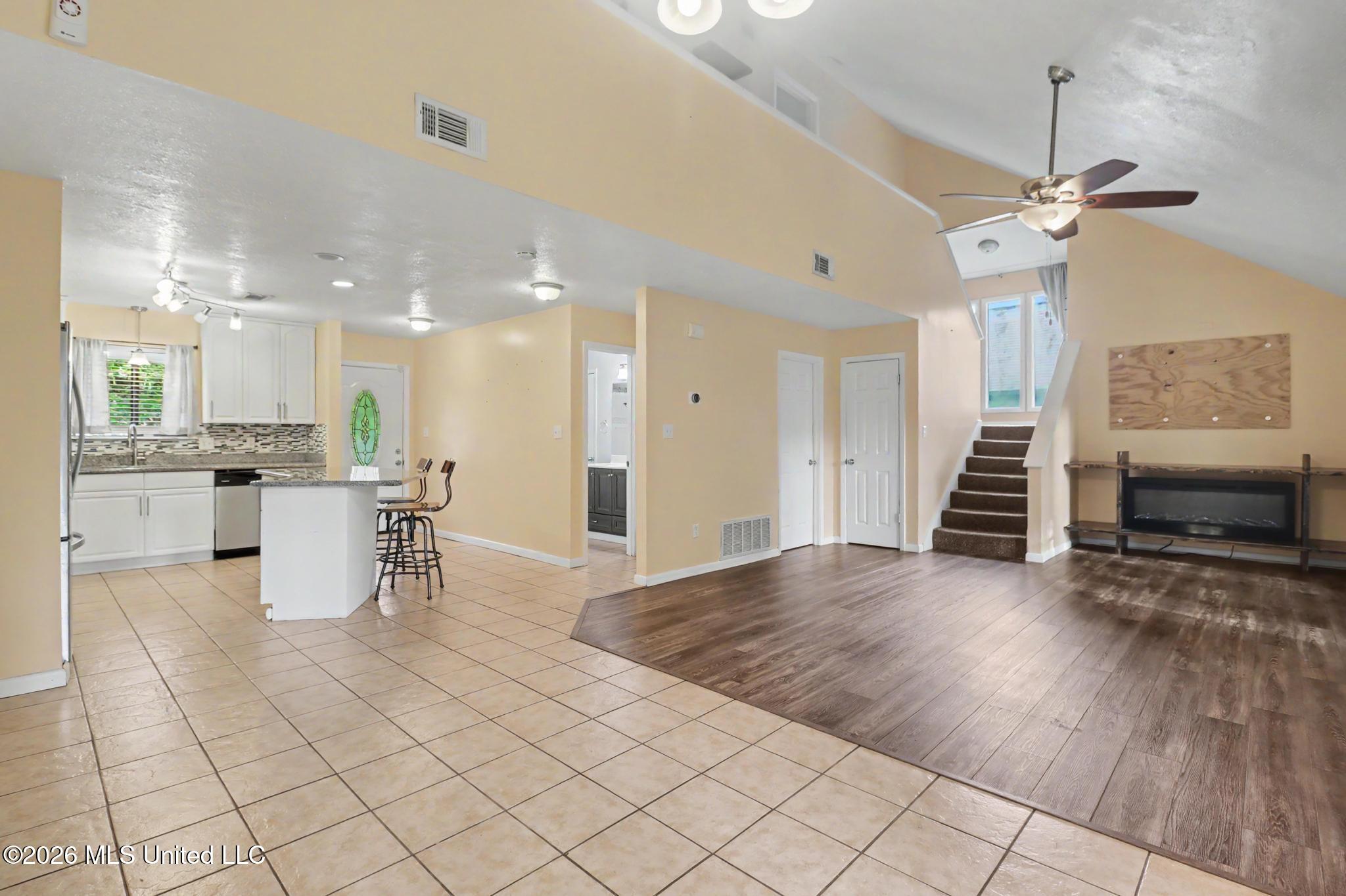 109 S Wright Avenue Property Photo 4