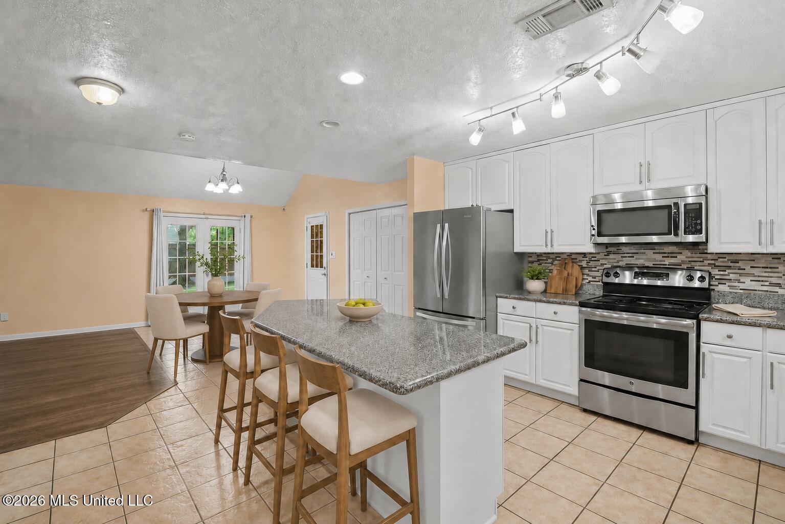 109 S Wright Avenue Property Photo 5