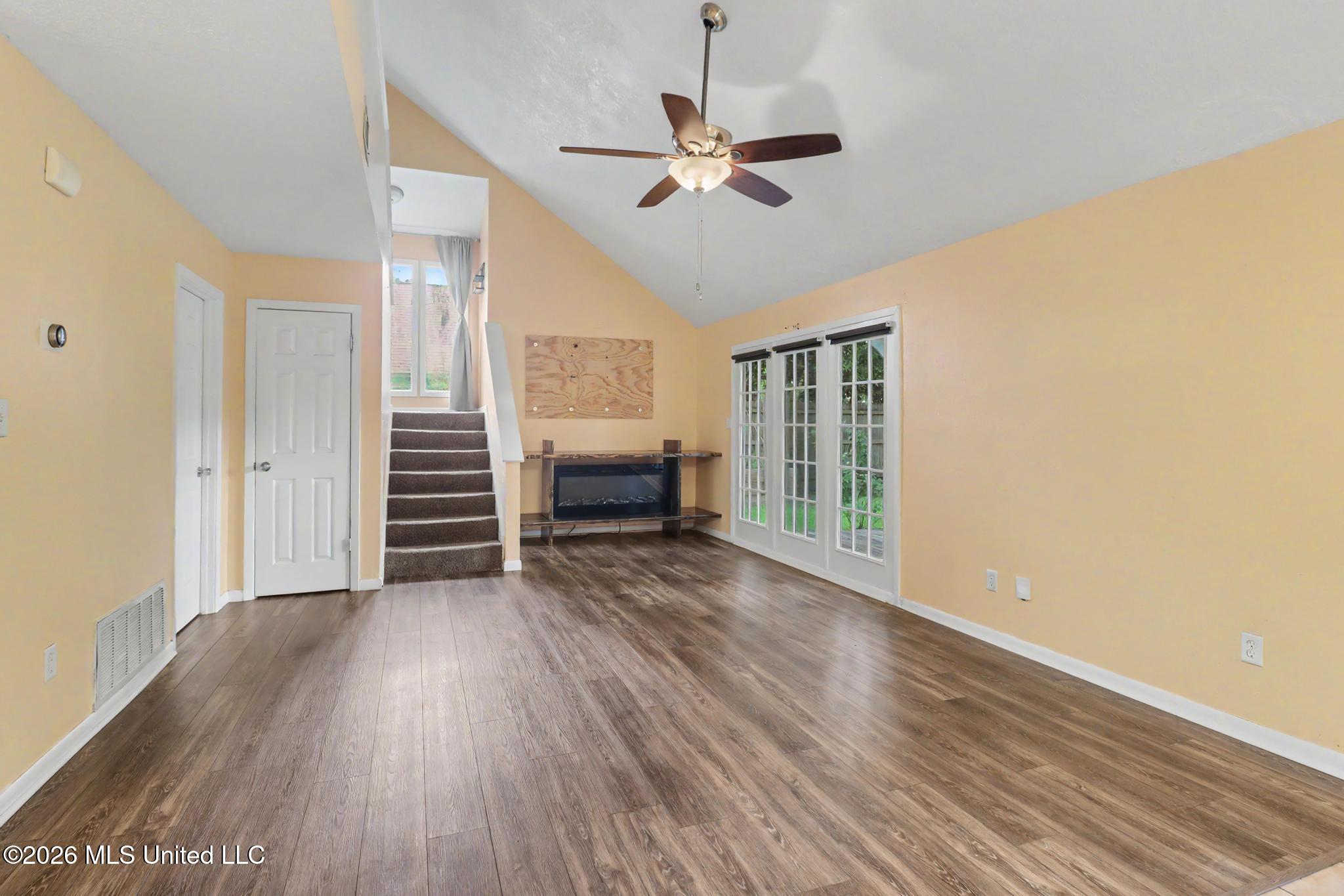 109 S Wright Avenue Property Photo 11