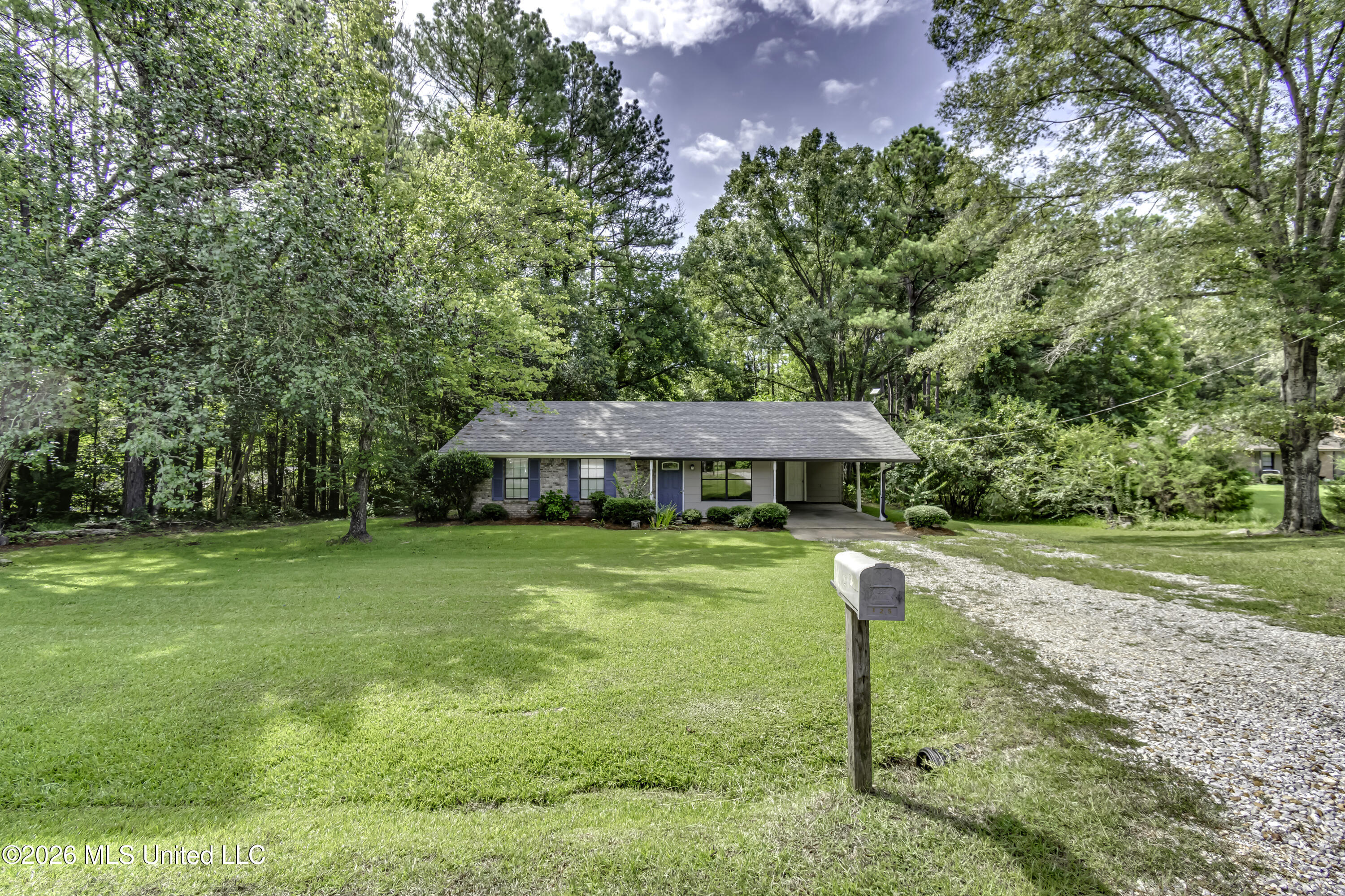 125 Holliday Trace Property Photo 2
