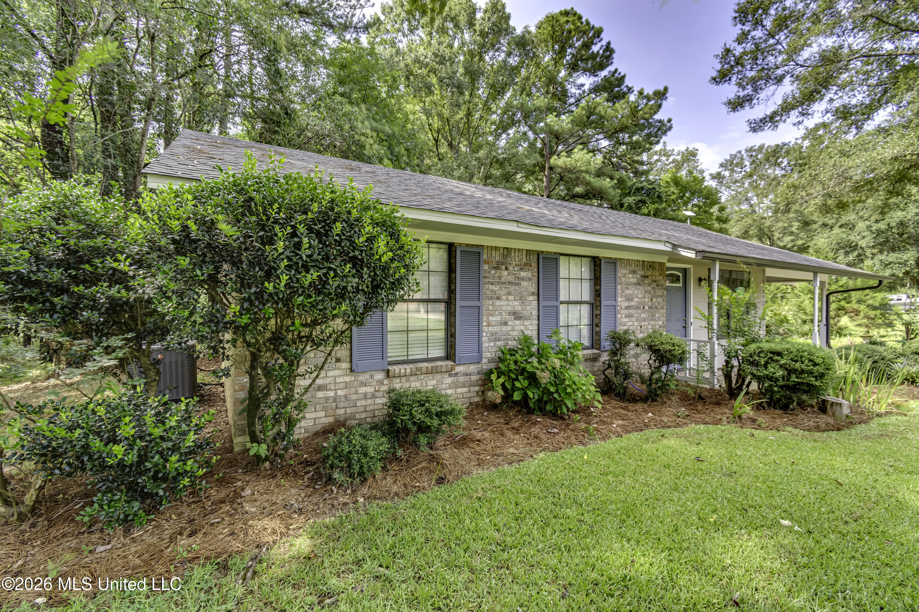 125 Holliday Trace Property Photo 3