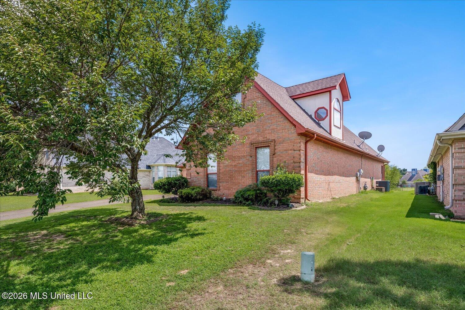 4363 Sweet Flag Loop Property Photo 4