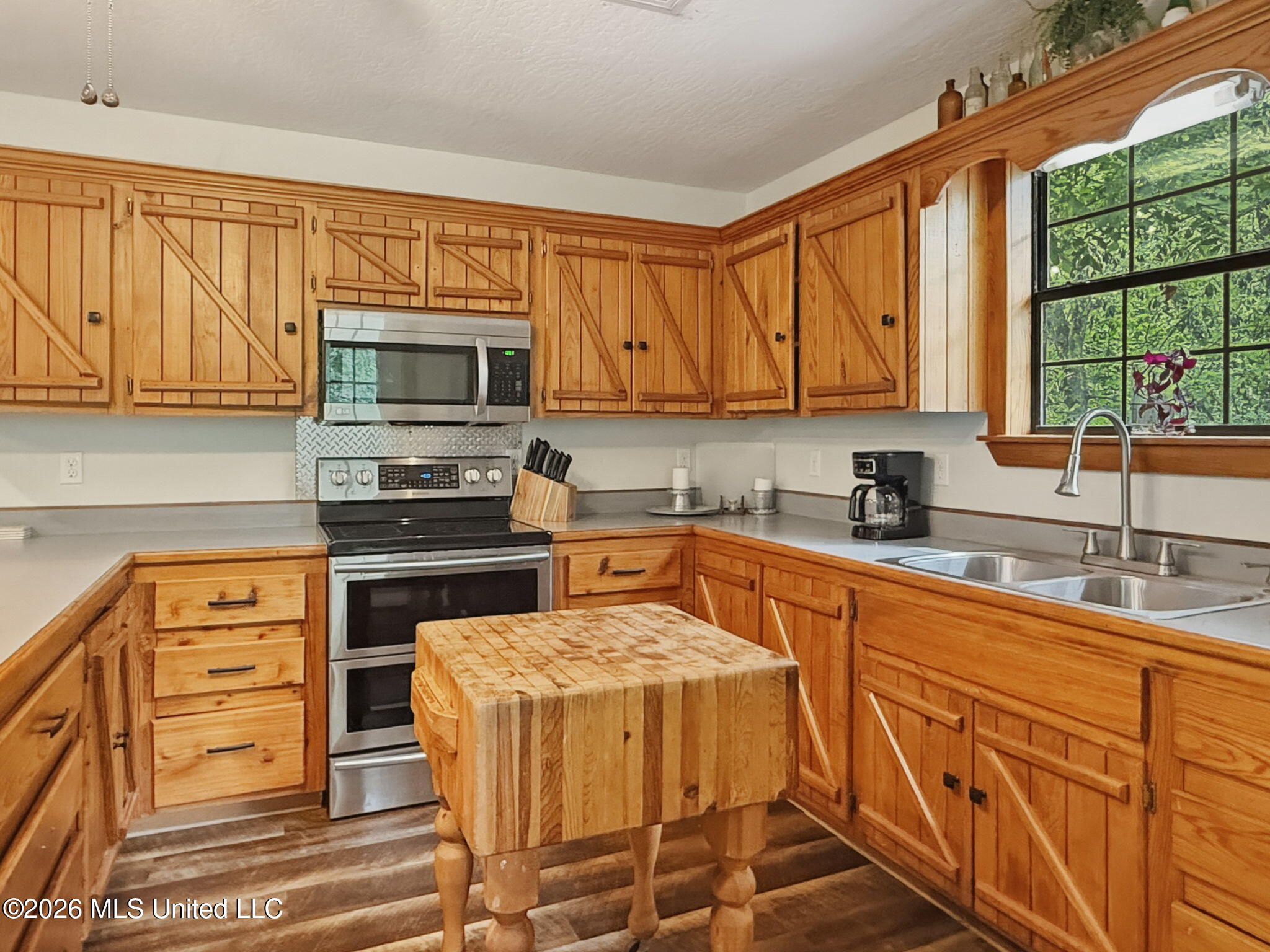 1230 Morriston Road Property Photo 12