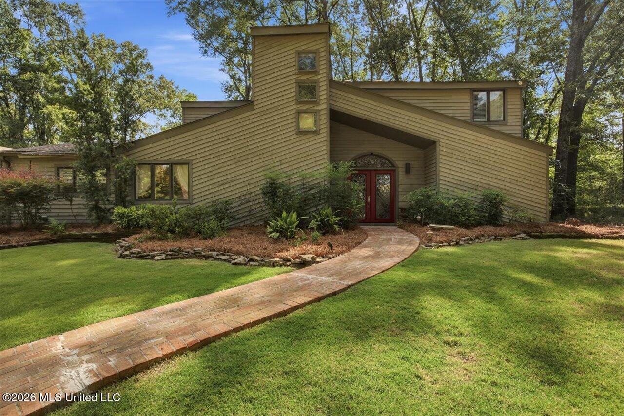 13 Montgomery Lane Property Photo 1