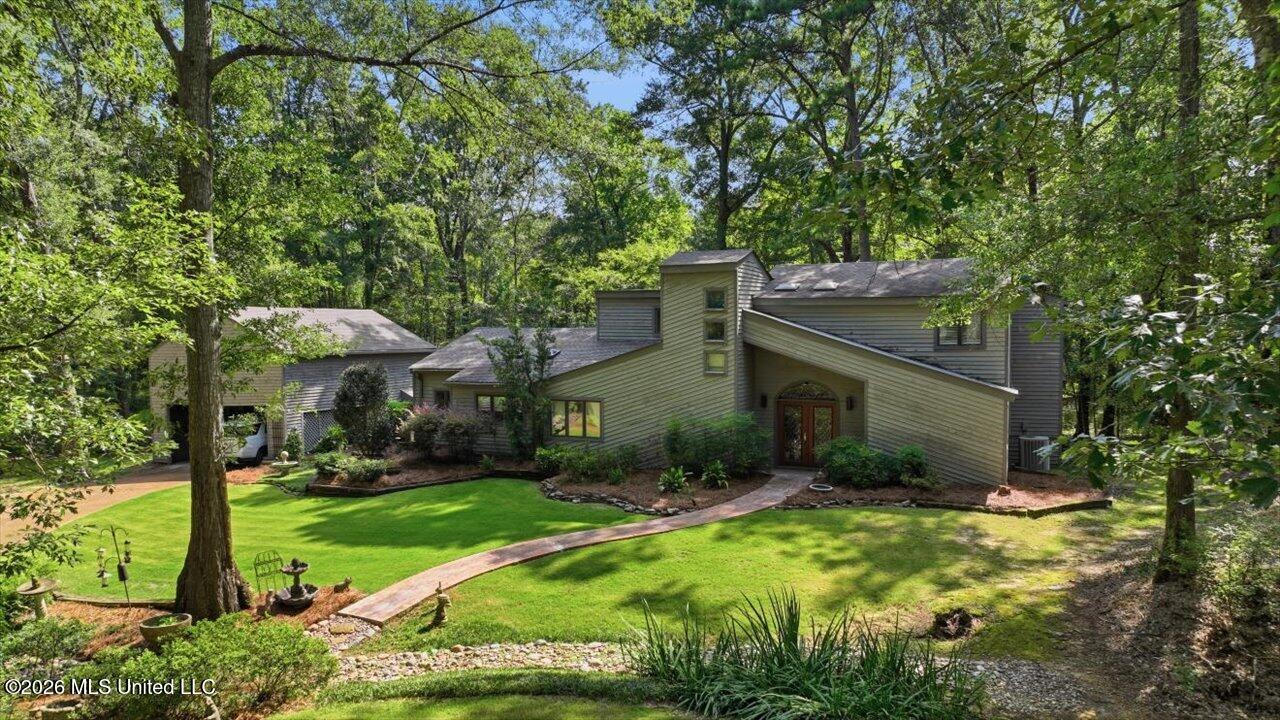 13 Montgomery Lane Property Photo 2