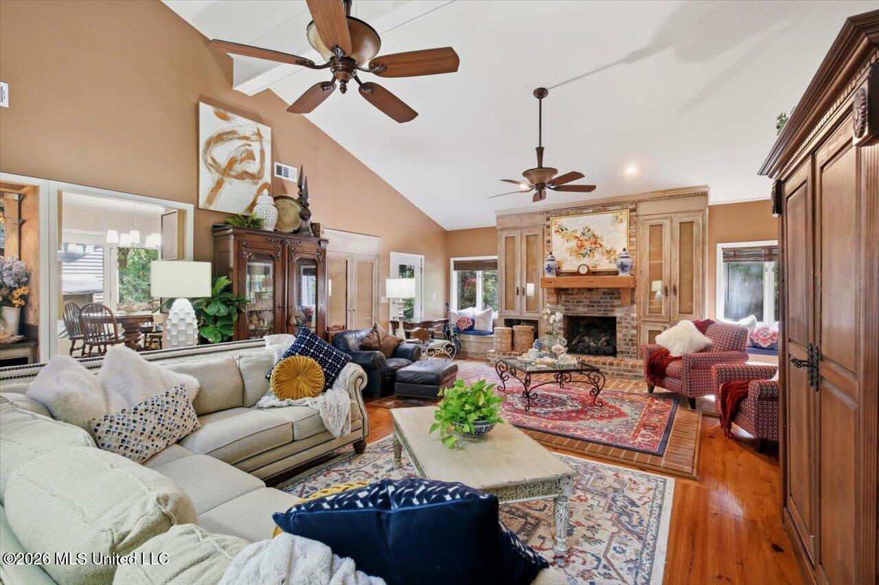 13 Montgomery Lane Property Photo 15