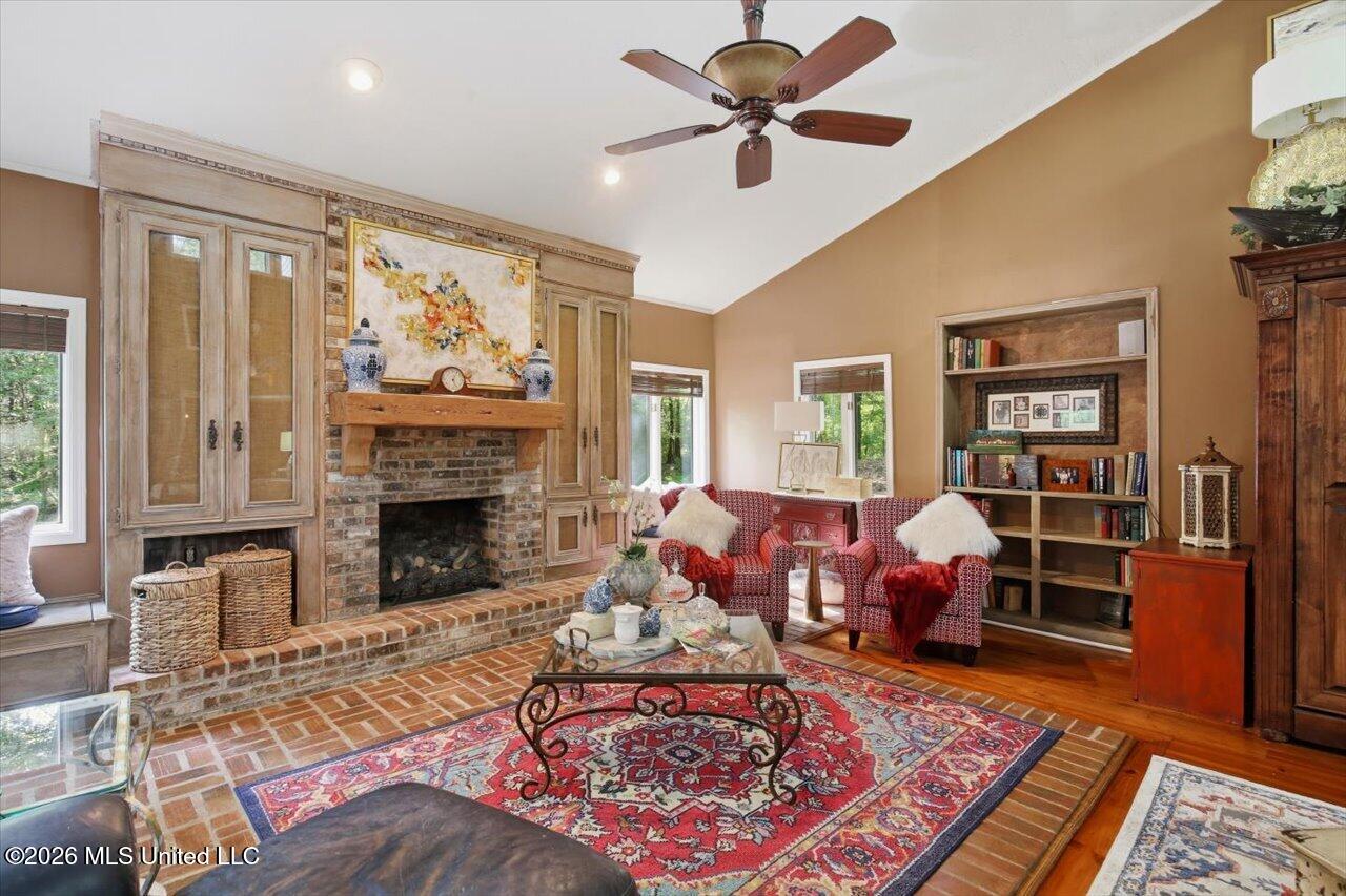 13 Montgomery Lane Property Photo 19