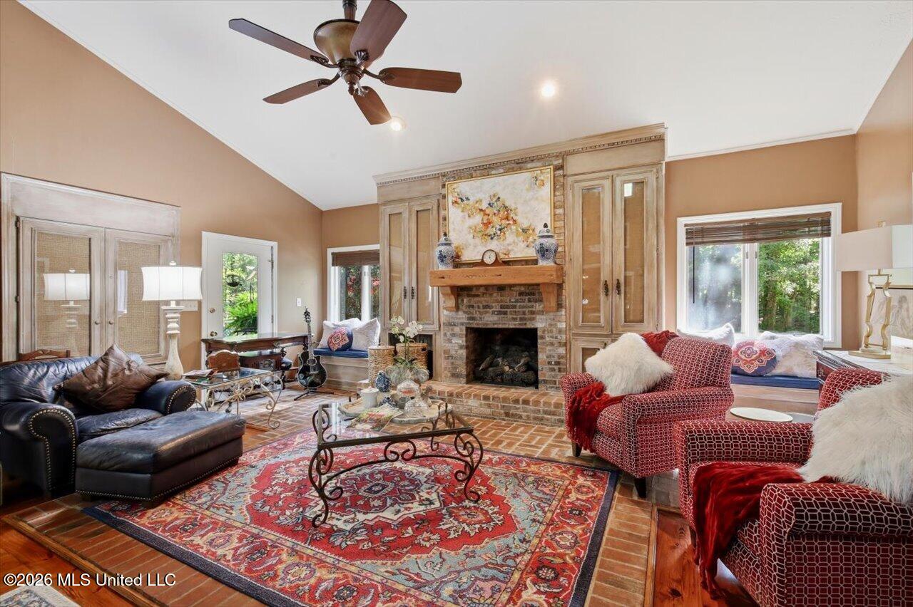 13 Montgomery Lane Property Photo 20