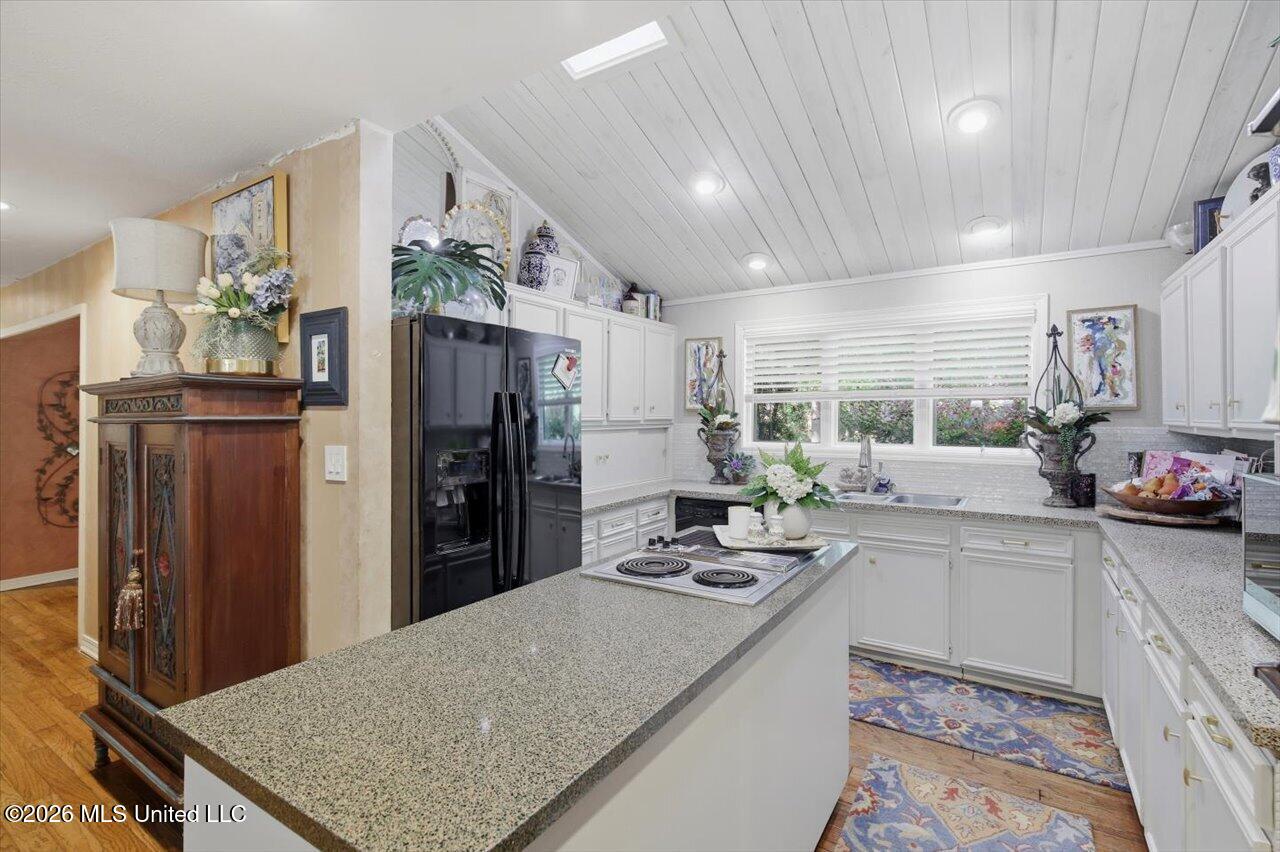 13 Montgomery Lane Property Photo 23