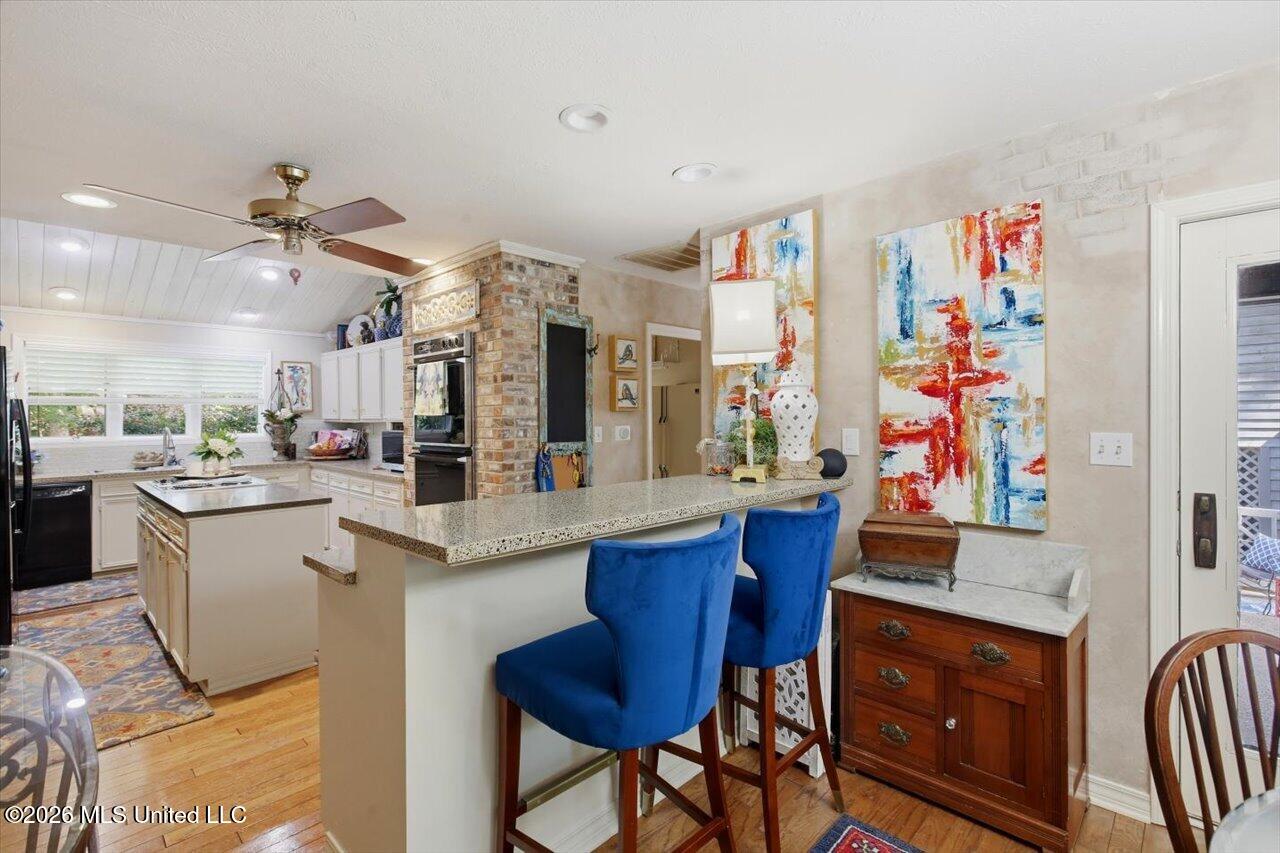 13 Montgomery Lane Property Photo 28
