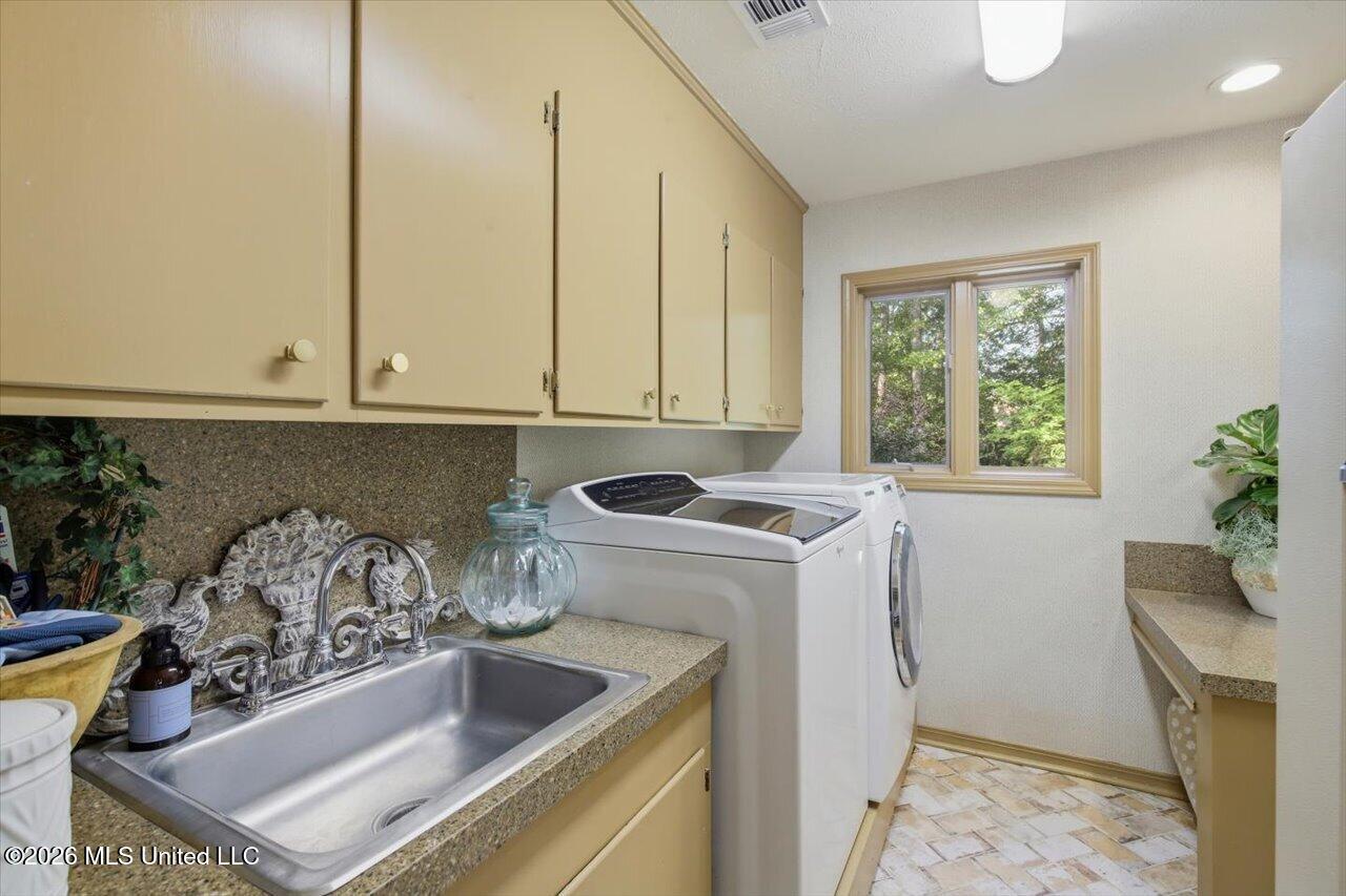 13 Montgomery Lane Property Photo 31