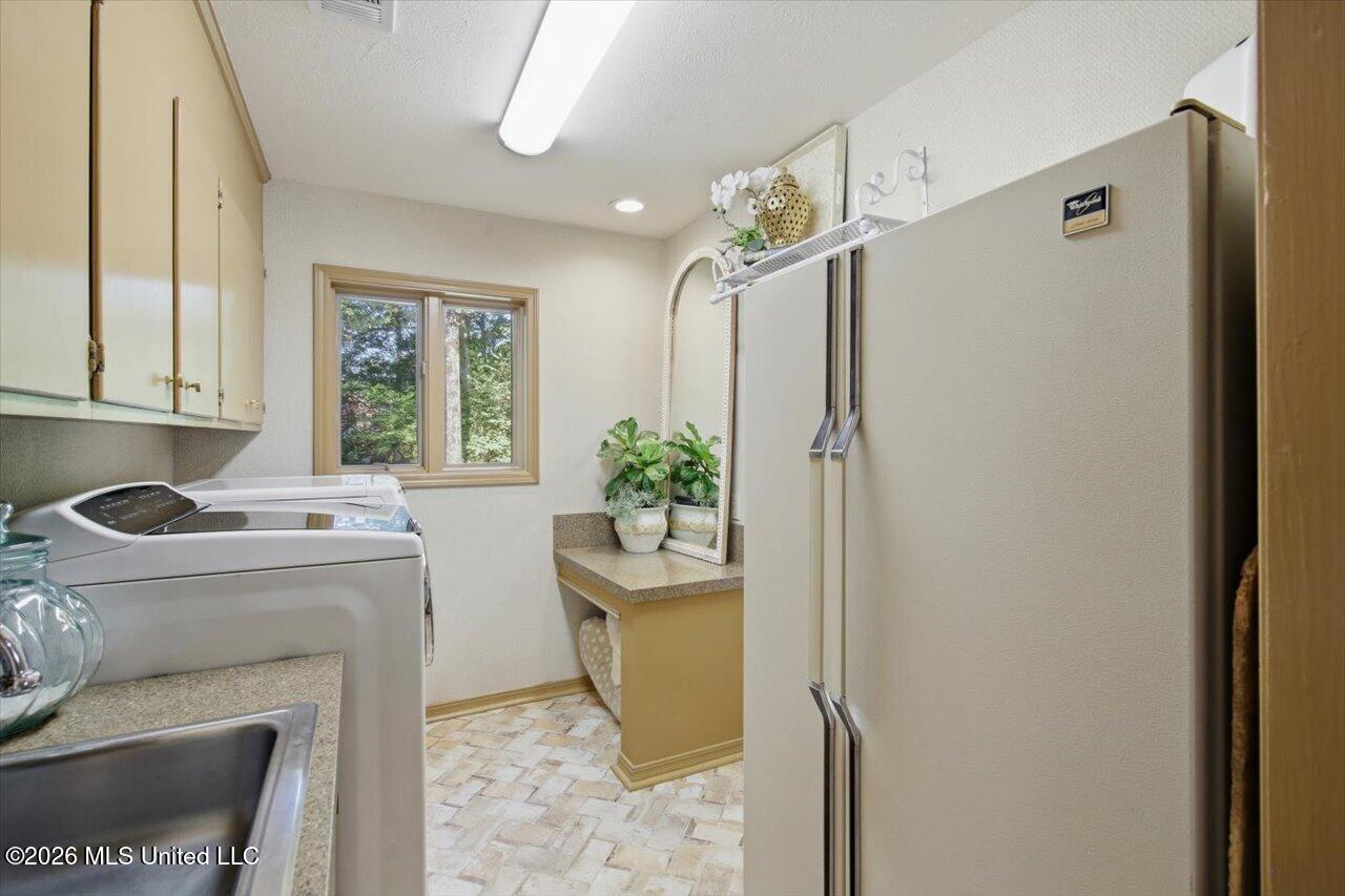 13 Montgomery Lane Property Photo 32