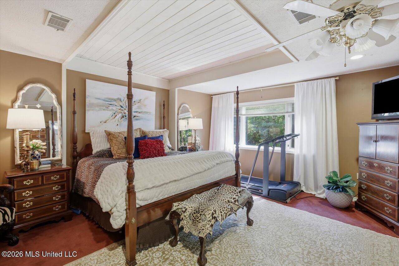 13 Montgomery Lane Property Photo 34