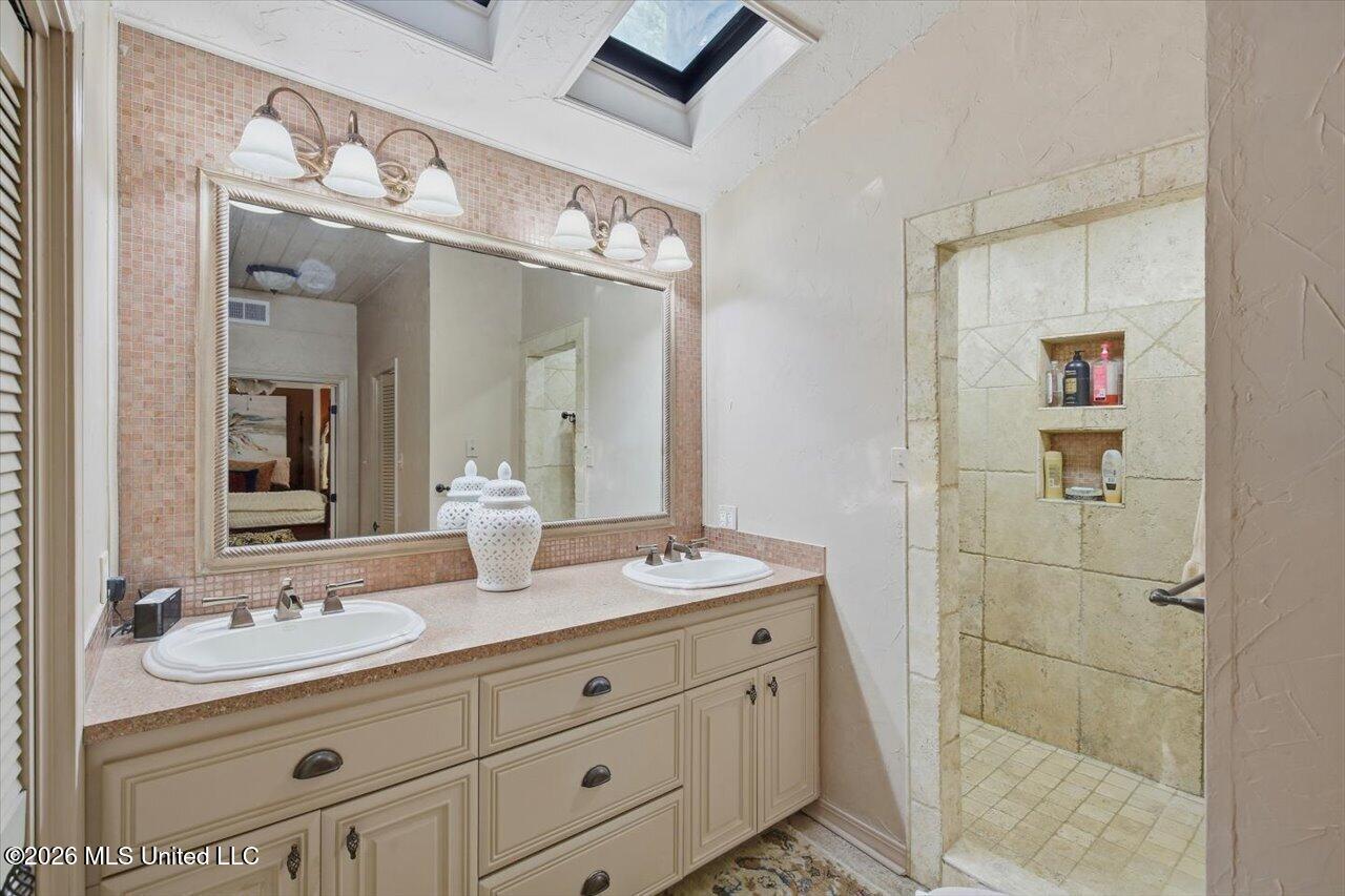 13 Montgomery Lane Property Photo 38