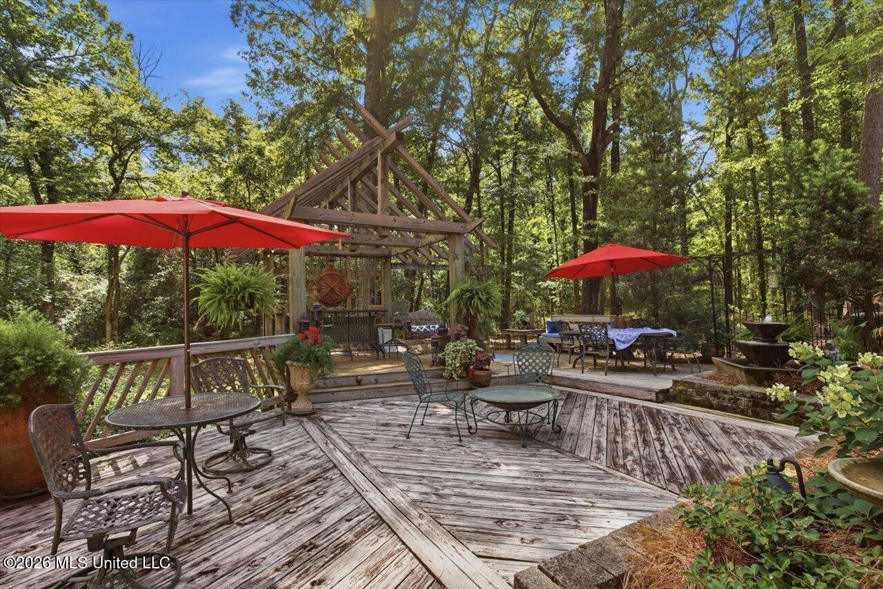 13 Montgomery Lane Property Photo 52