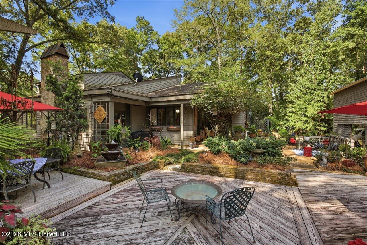 13 Montgomery Lane Property Photo 57