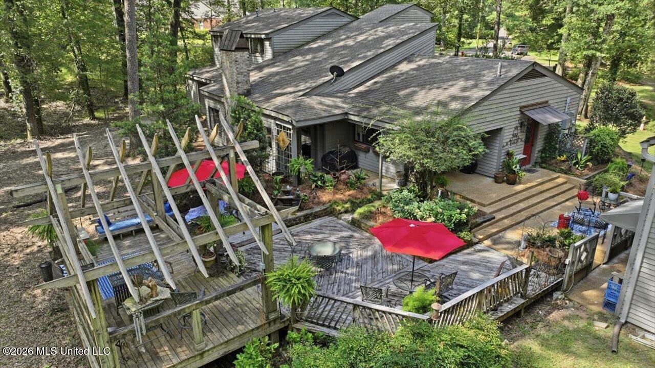 13 Montgomery Lane Property Photo 63