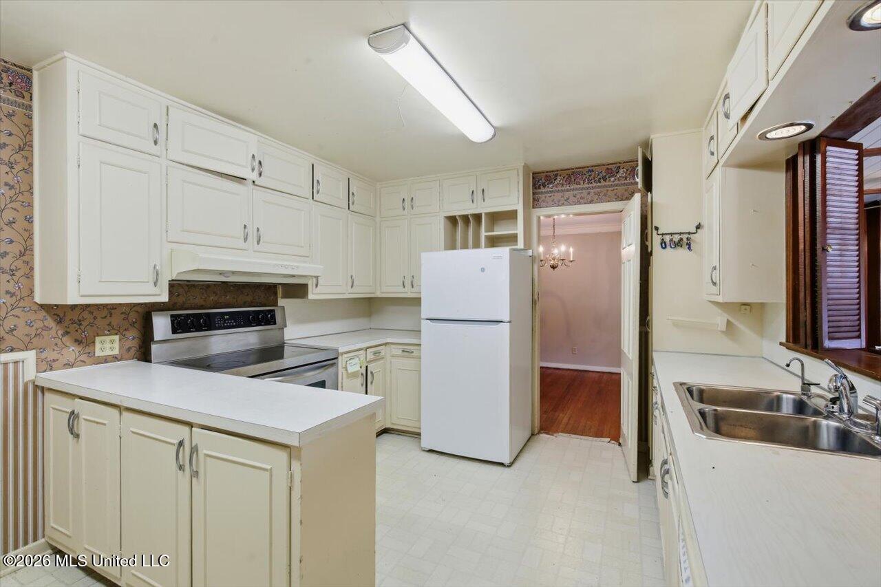 1037 Cedar Hill Drive Property Photo 9