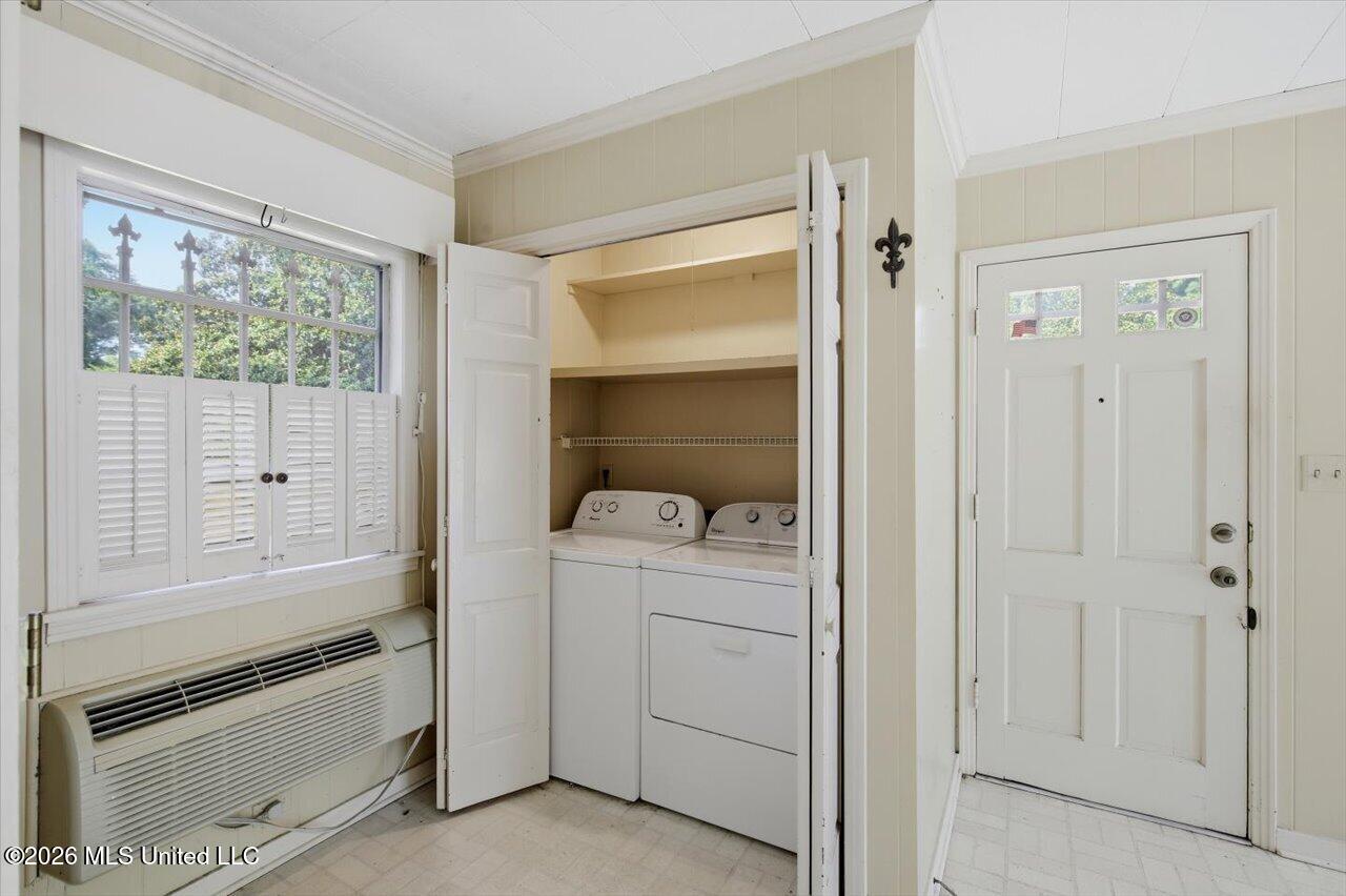 1037 Cedar Hill Drive Property Photo 17