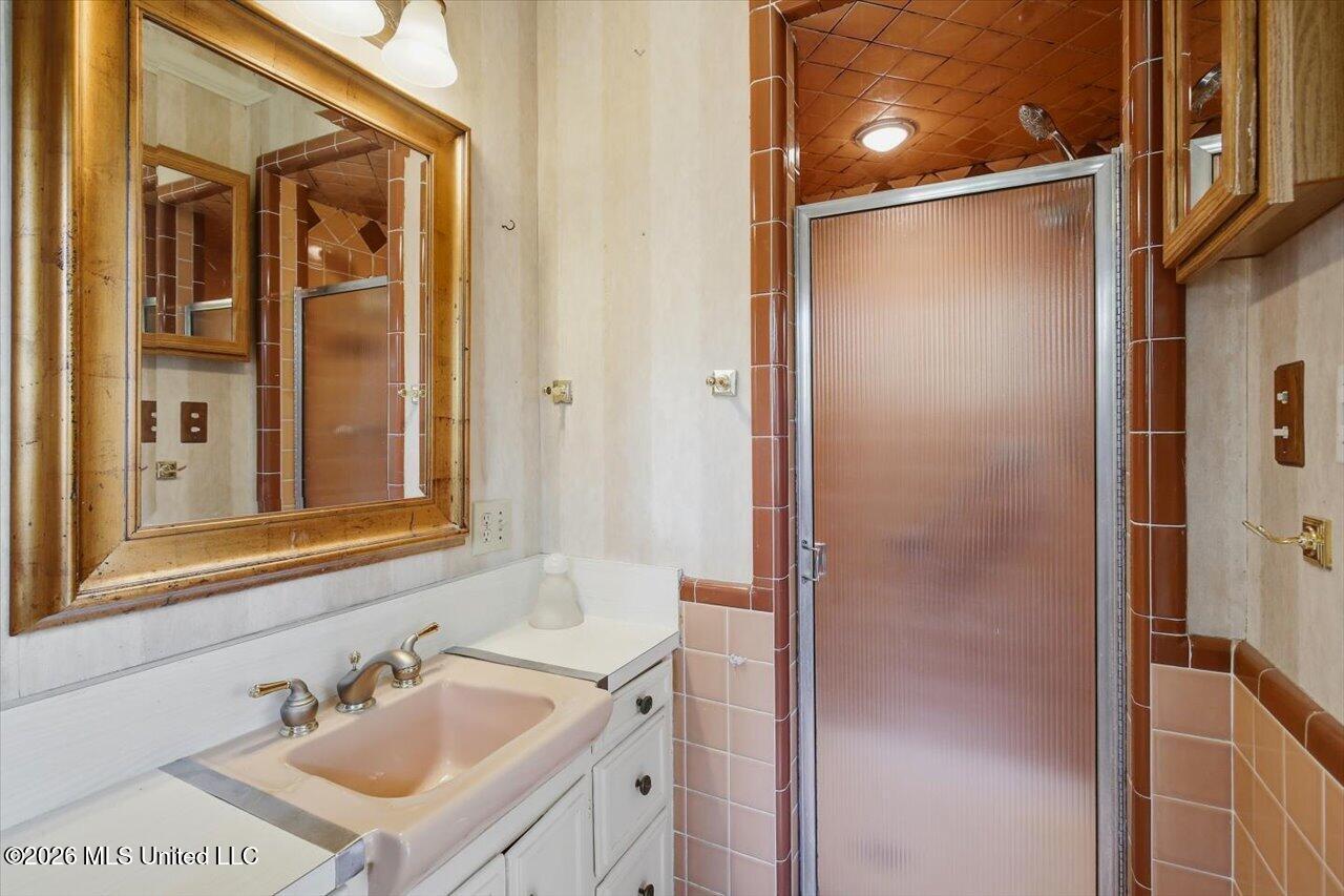 1037 Cedar Hill Drive Property Photo 20