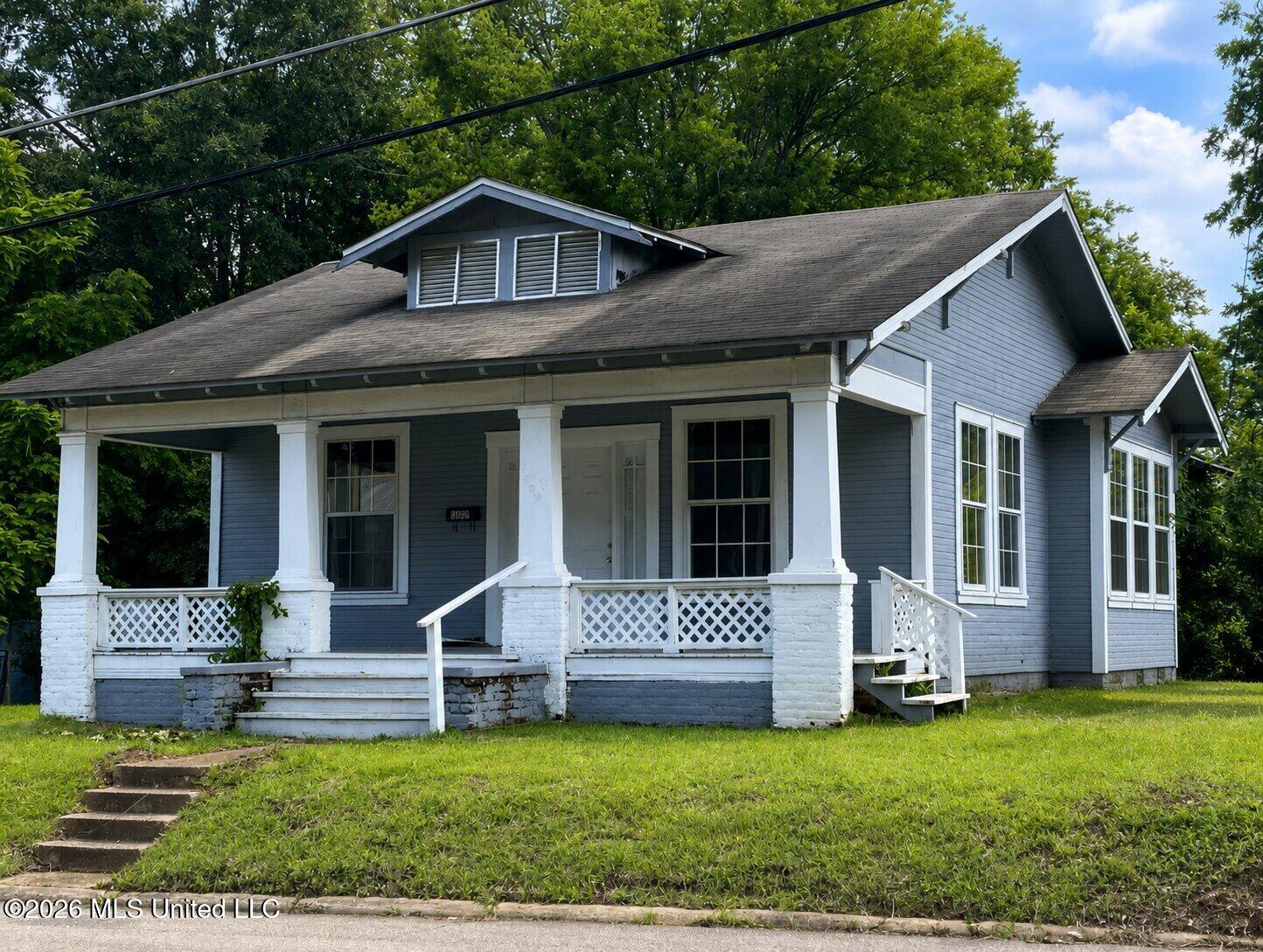 309 Oak Street