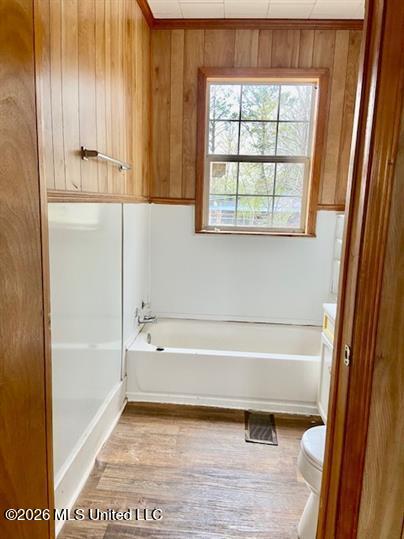 309 Oak Street Property Photo 4