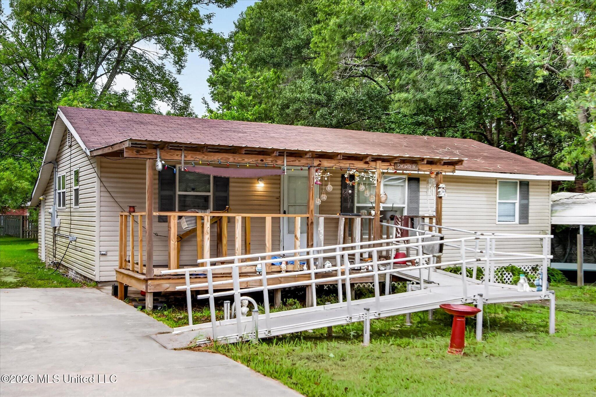 16080 Crestview Drive Property Photo 8