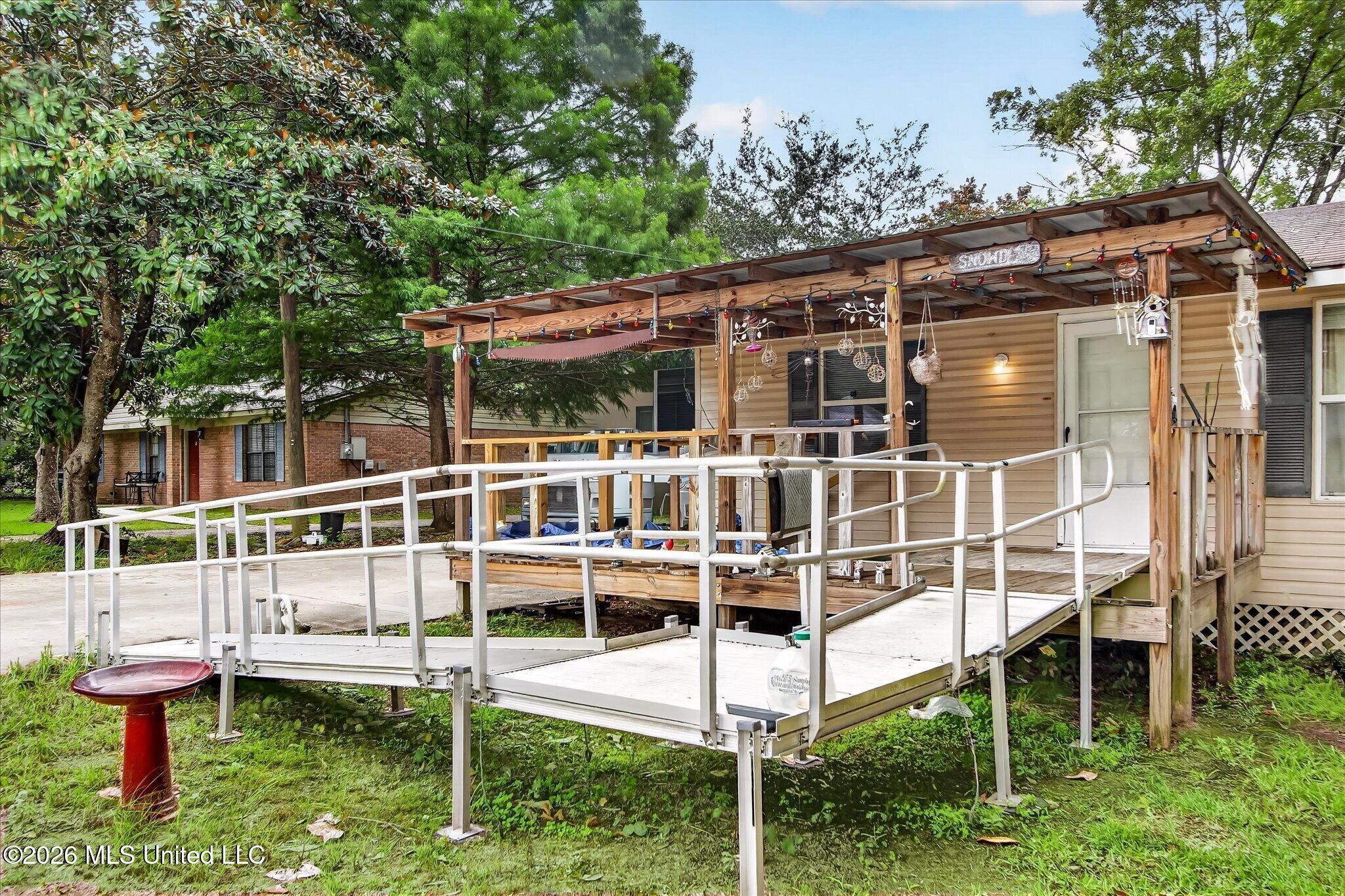 16080 Crestview Drive Property Photo 9