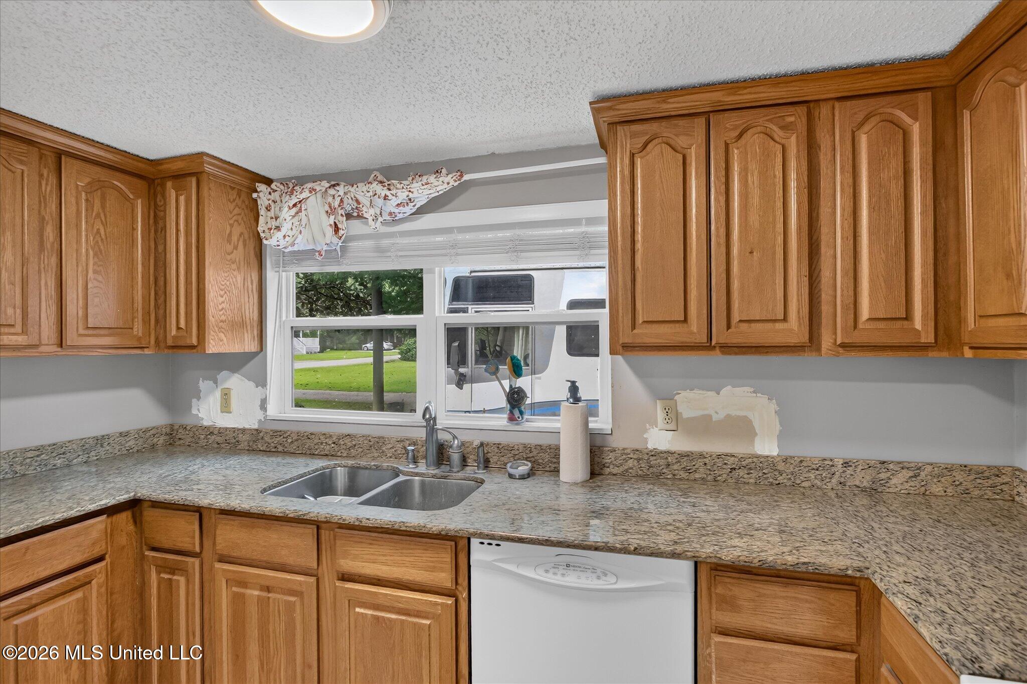 16080 Crestview Drive Property Photo 23