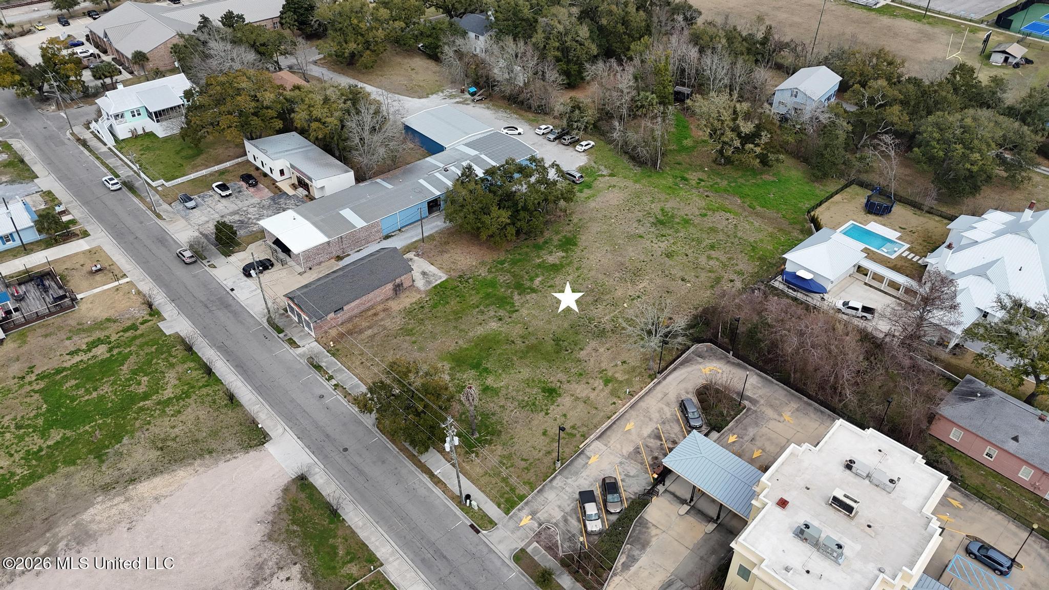 224 Davis Avenue Property Photo 8