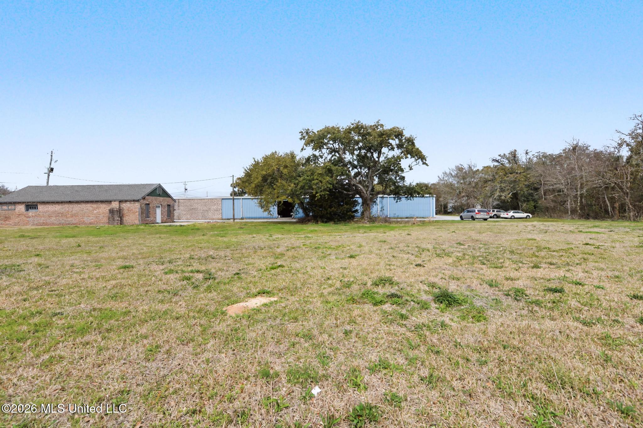 224 Davis Avenue Property Photo 15