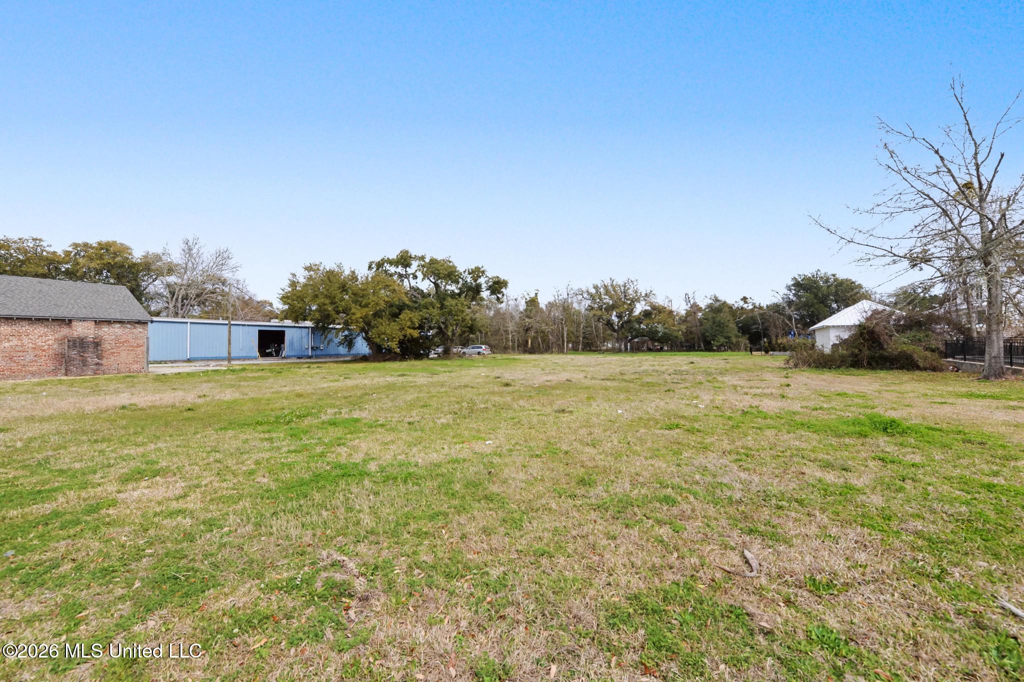 224 Davis Avenue Property Photo 16