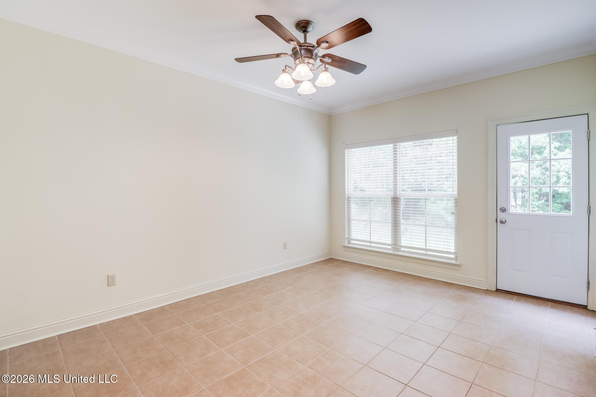 940 Jefferson Drive Property Photo 8