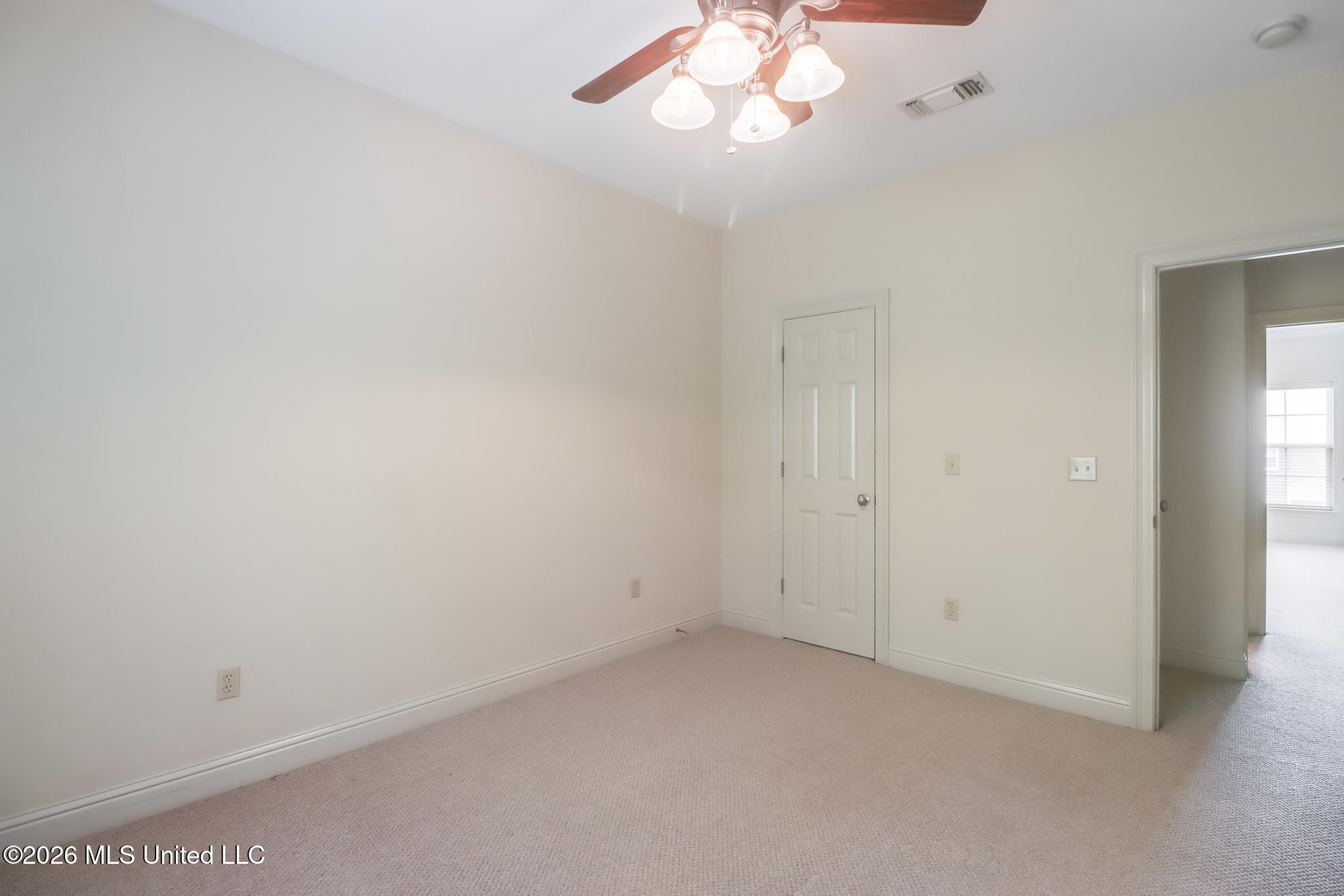 940 Jefferson Drive Property Photo 12