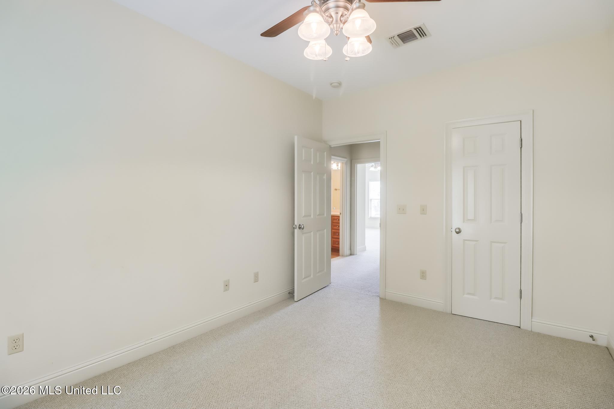 940 Jefferson Drive Property Photo 15