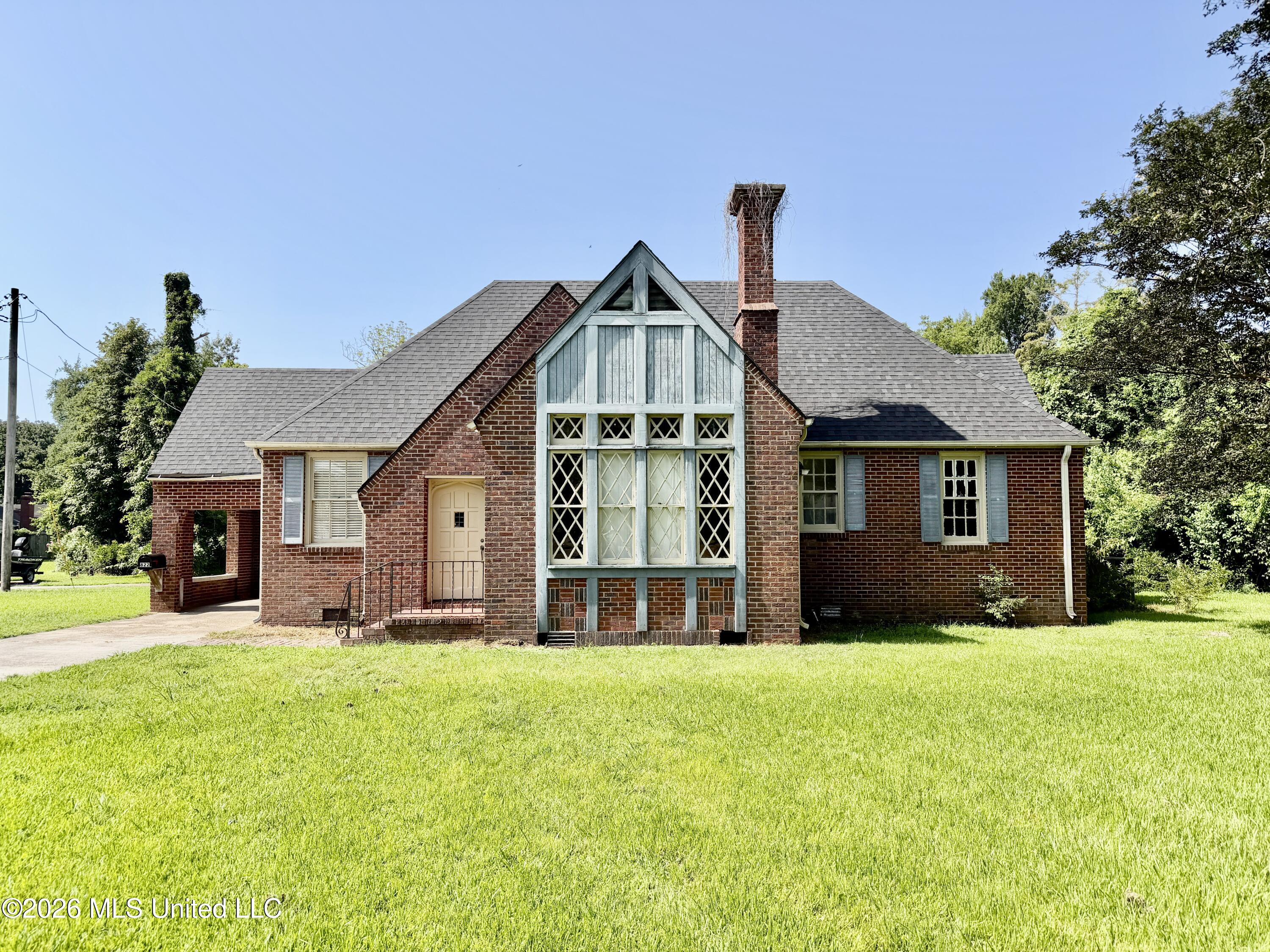 822 Oakhurst Avenue Property Photo 1